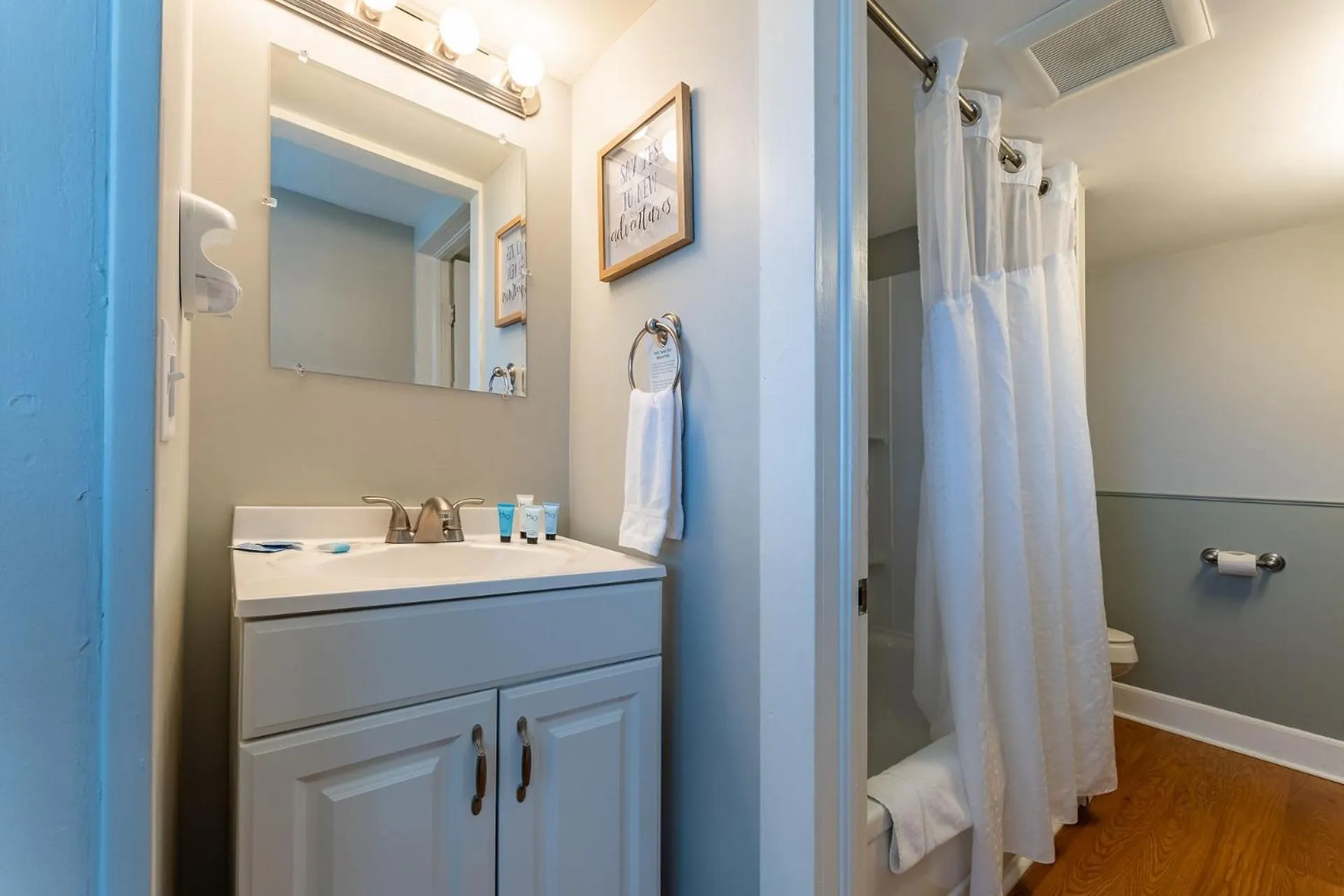 Shower in Michillinda Lodge Resort