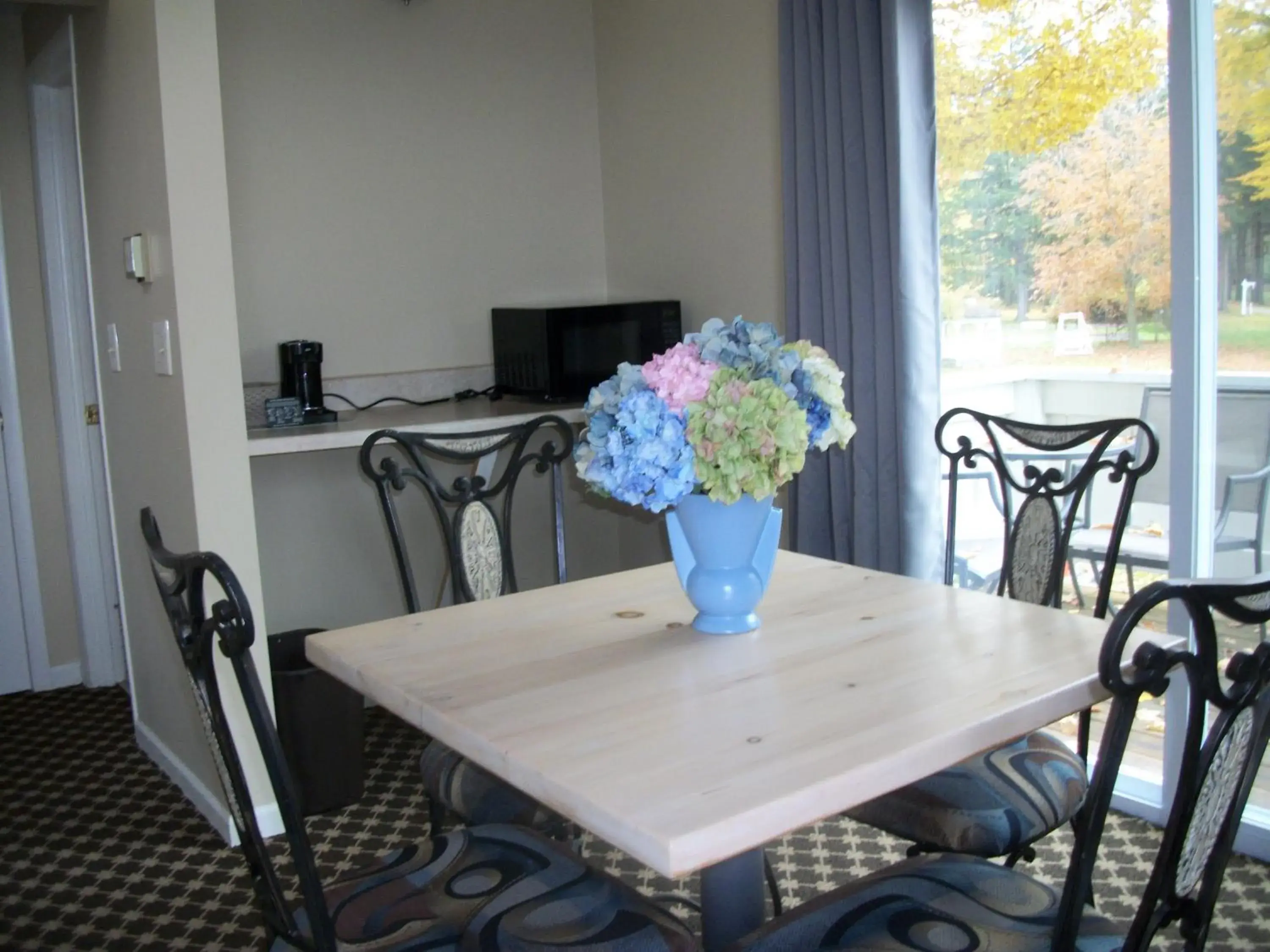 Dining Area in Michillinda Lodge Resort