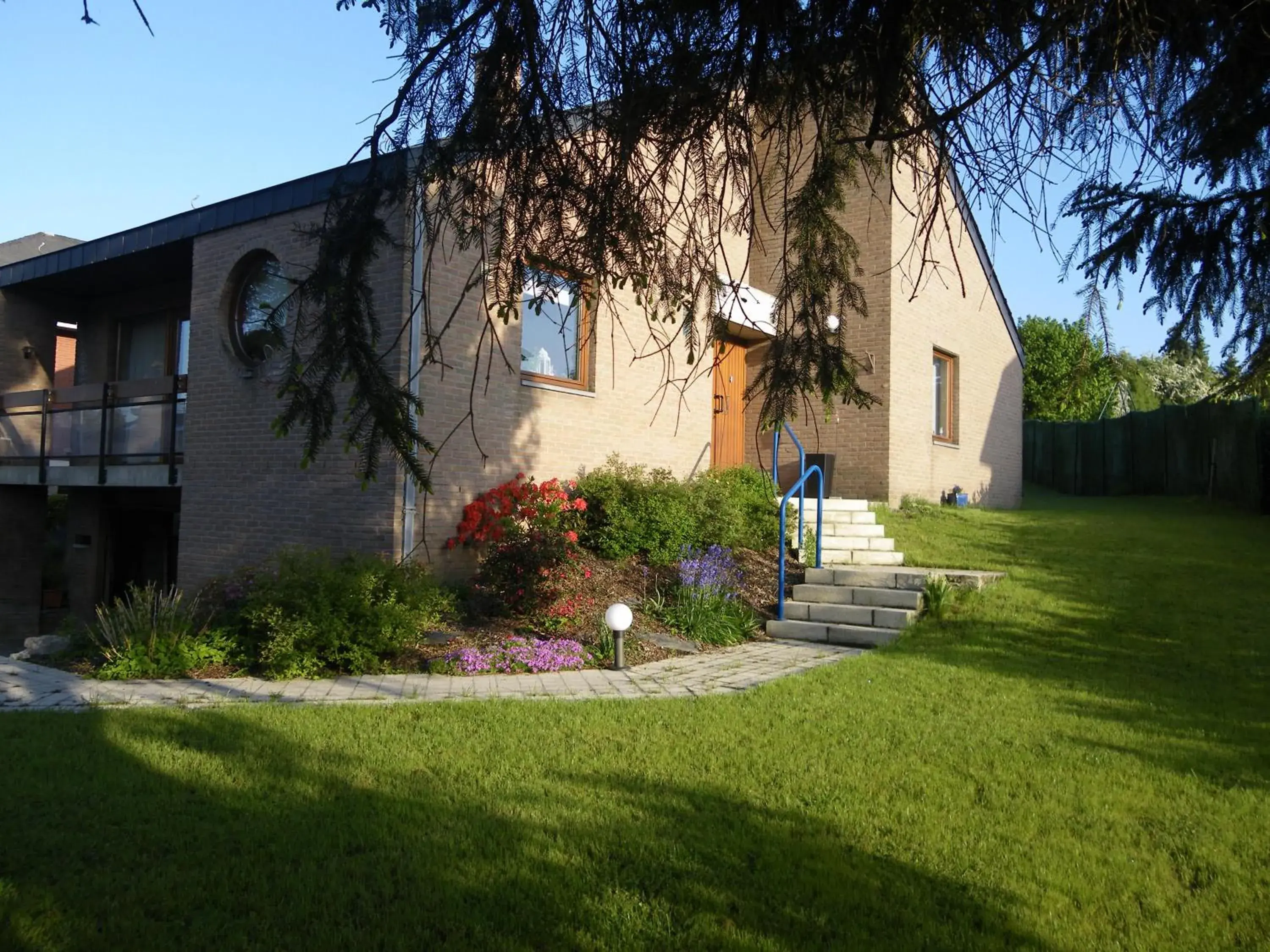 Aux Cosmos Aux Cosmos