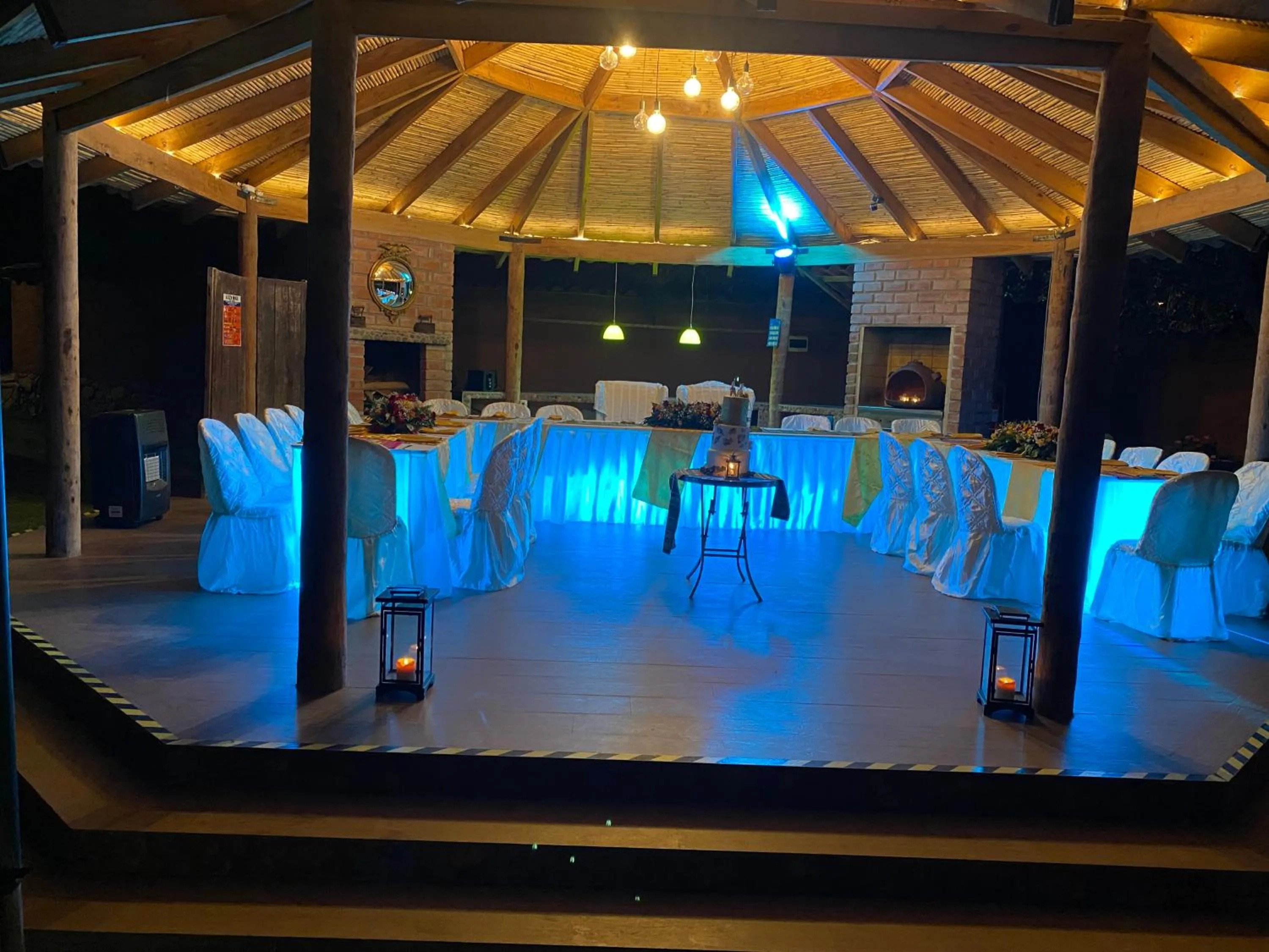 wedding in Lizzy Wasi Urubamba