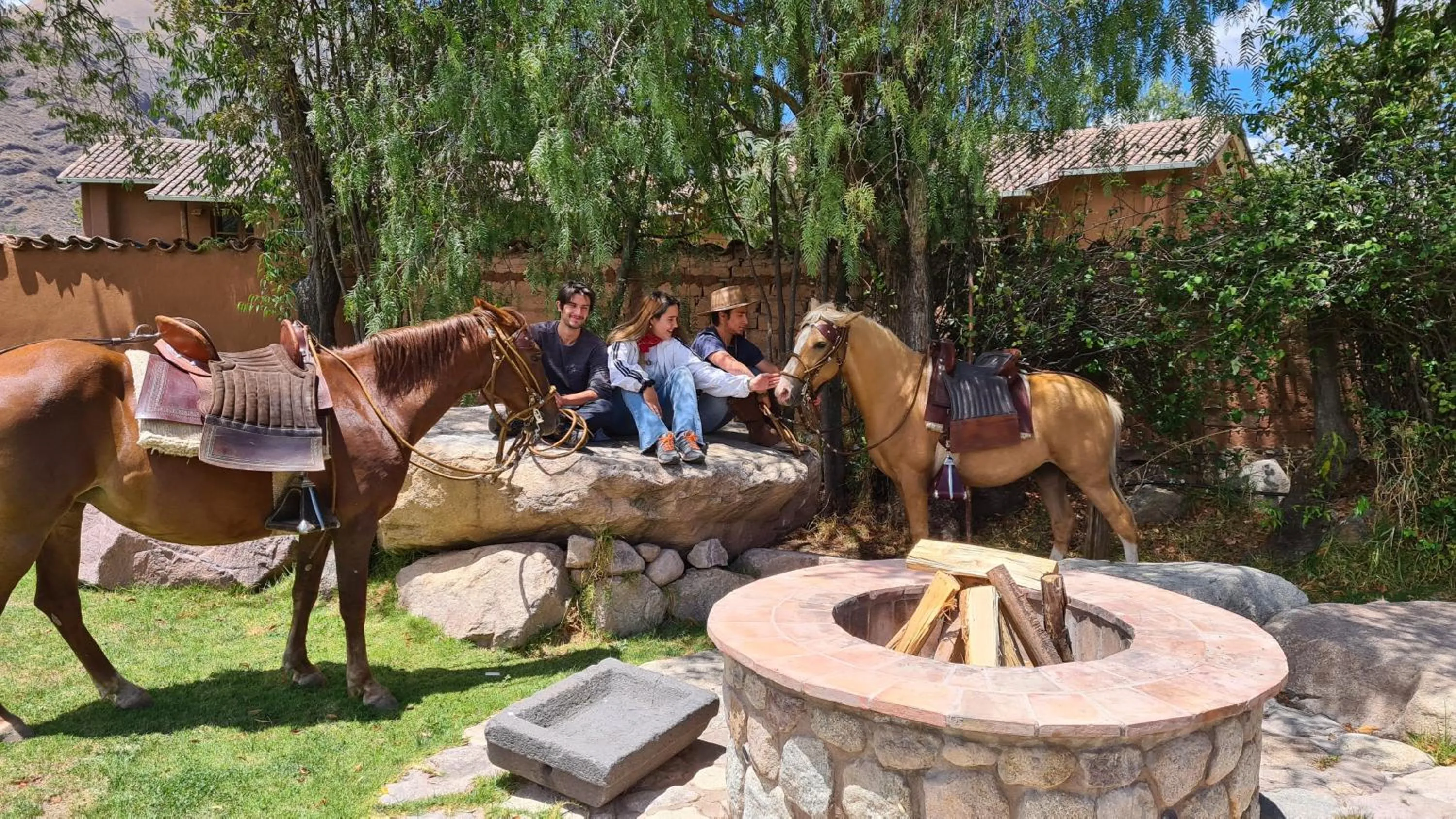 Horse-riding in Lizzy Wasi Urubamba