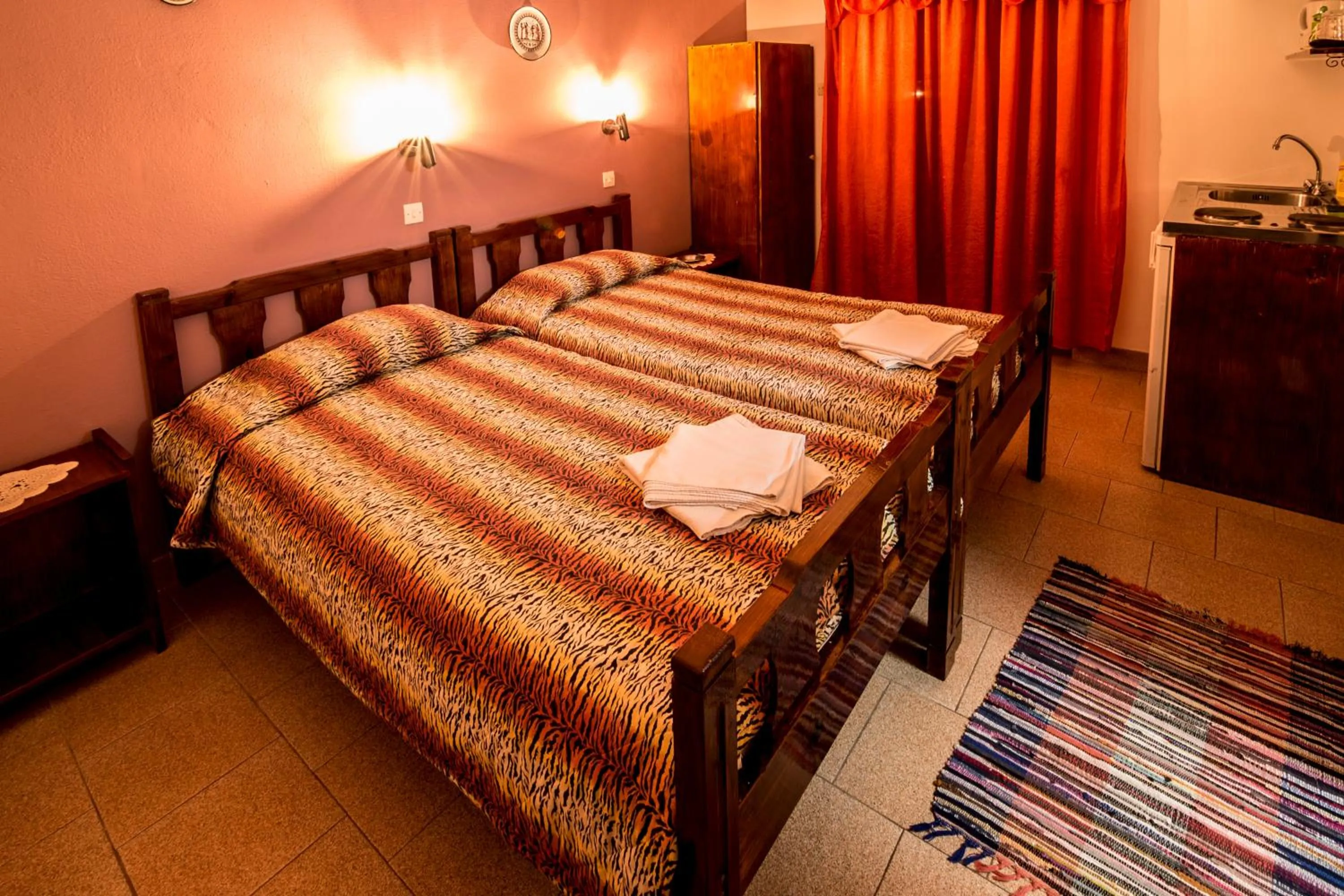 Balcony/Terrace, Bed in Savas Rooms