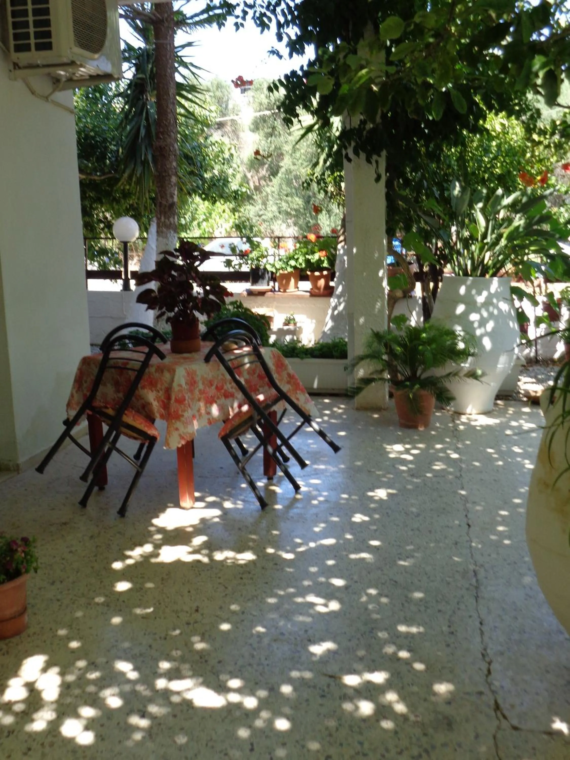 Patio in Savas Rooms