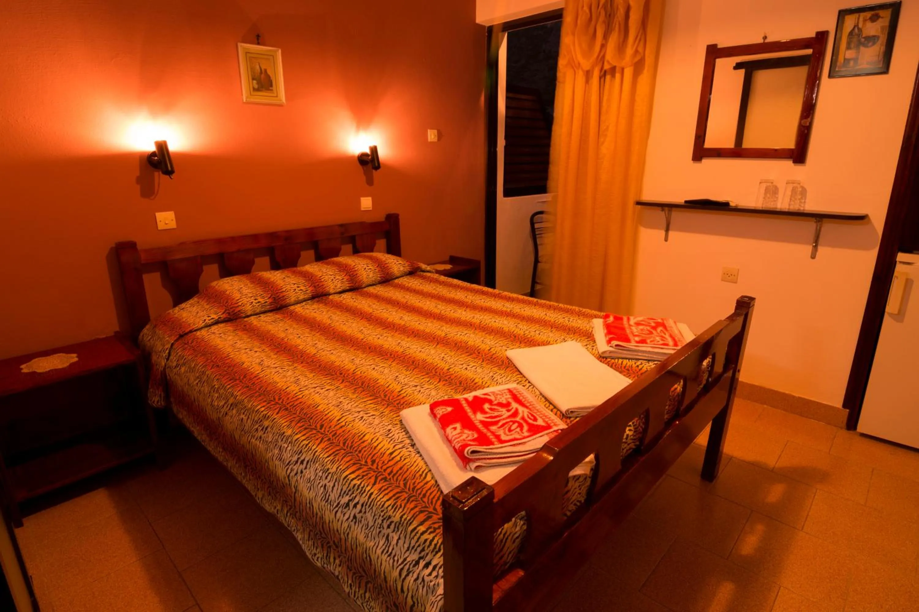 small economic double room  - single occupancy in Savas Rooms