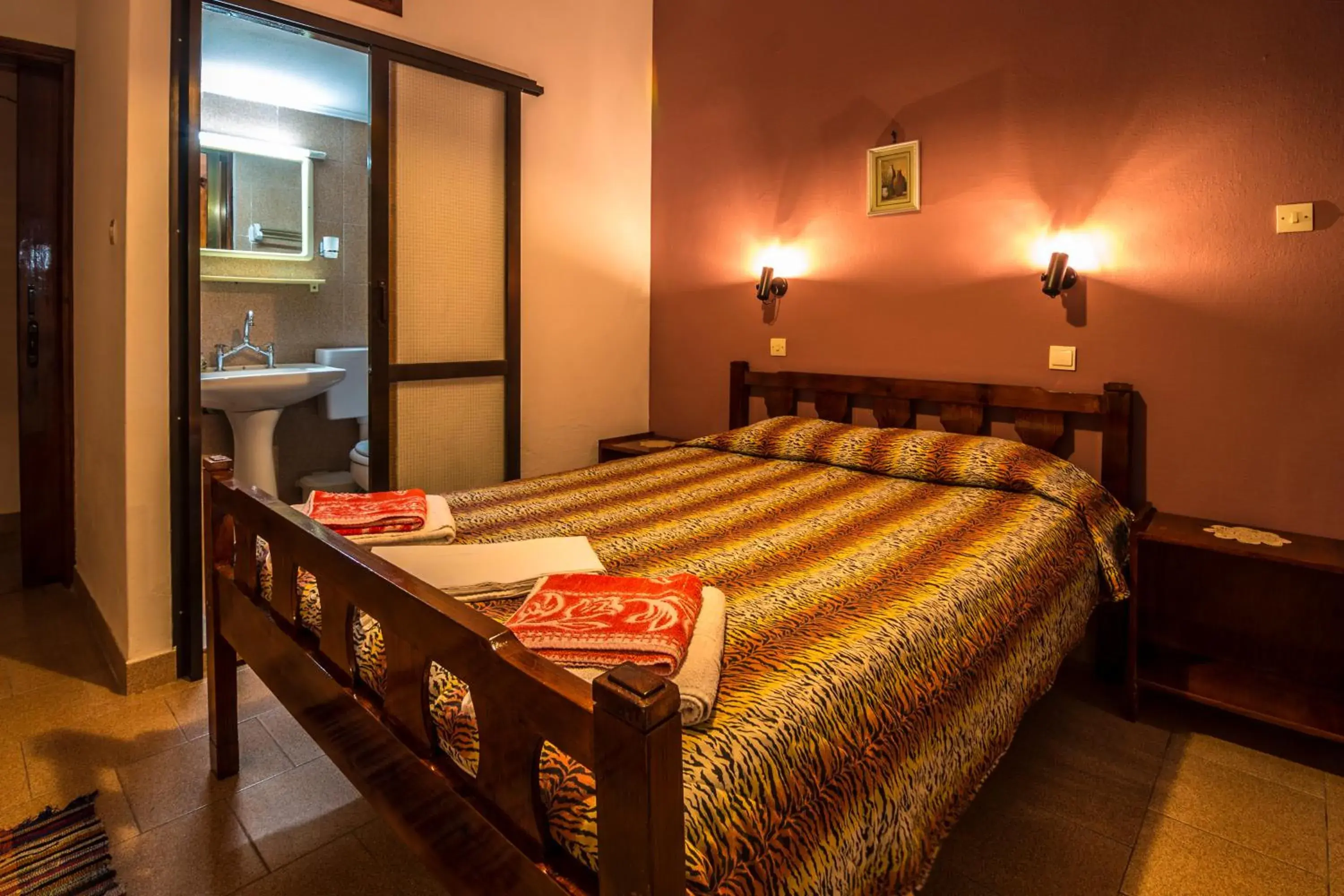small economic double room - single occupancy in Savas Rooms small economic double room - single occupancy in Savas Rooms