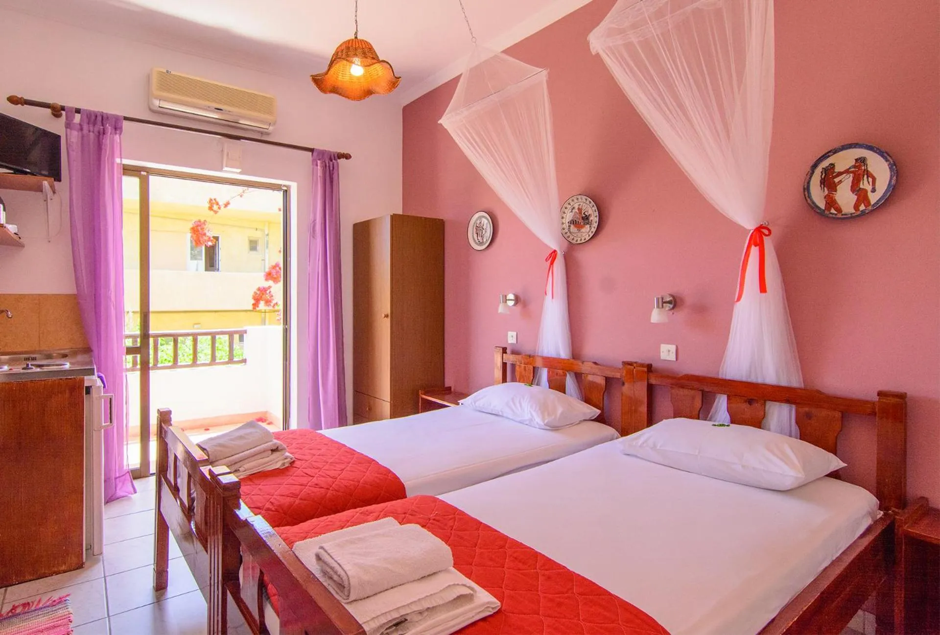 Bedroom, Bed in Savas Rooms