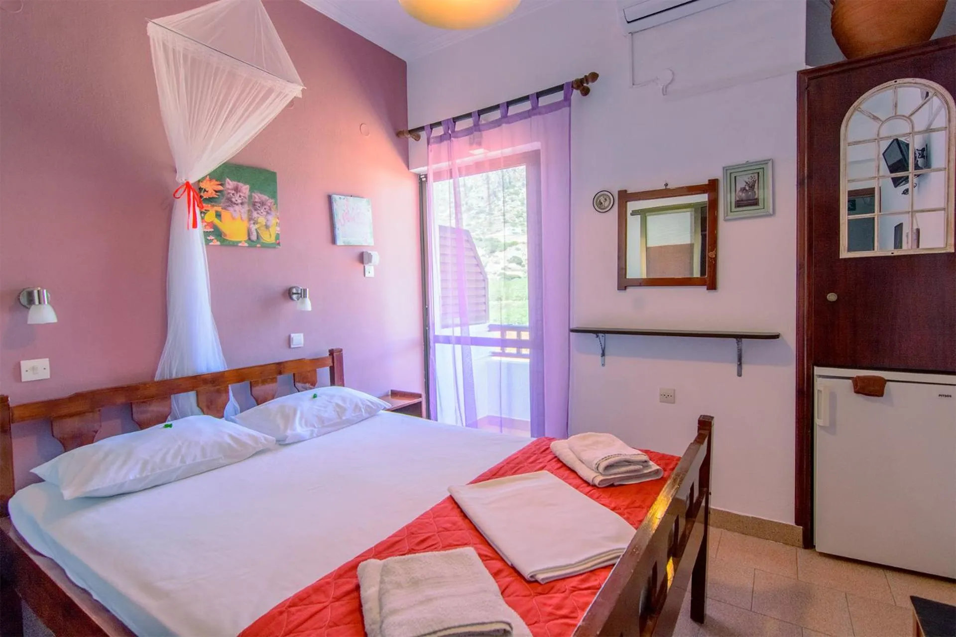 Bedroom, Bed in Savas Rooms