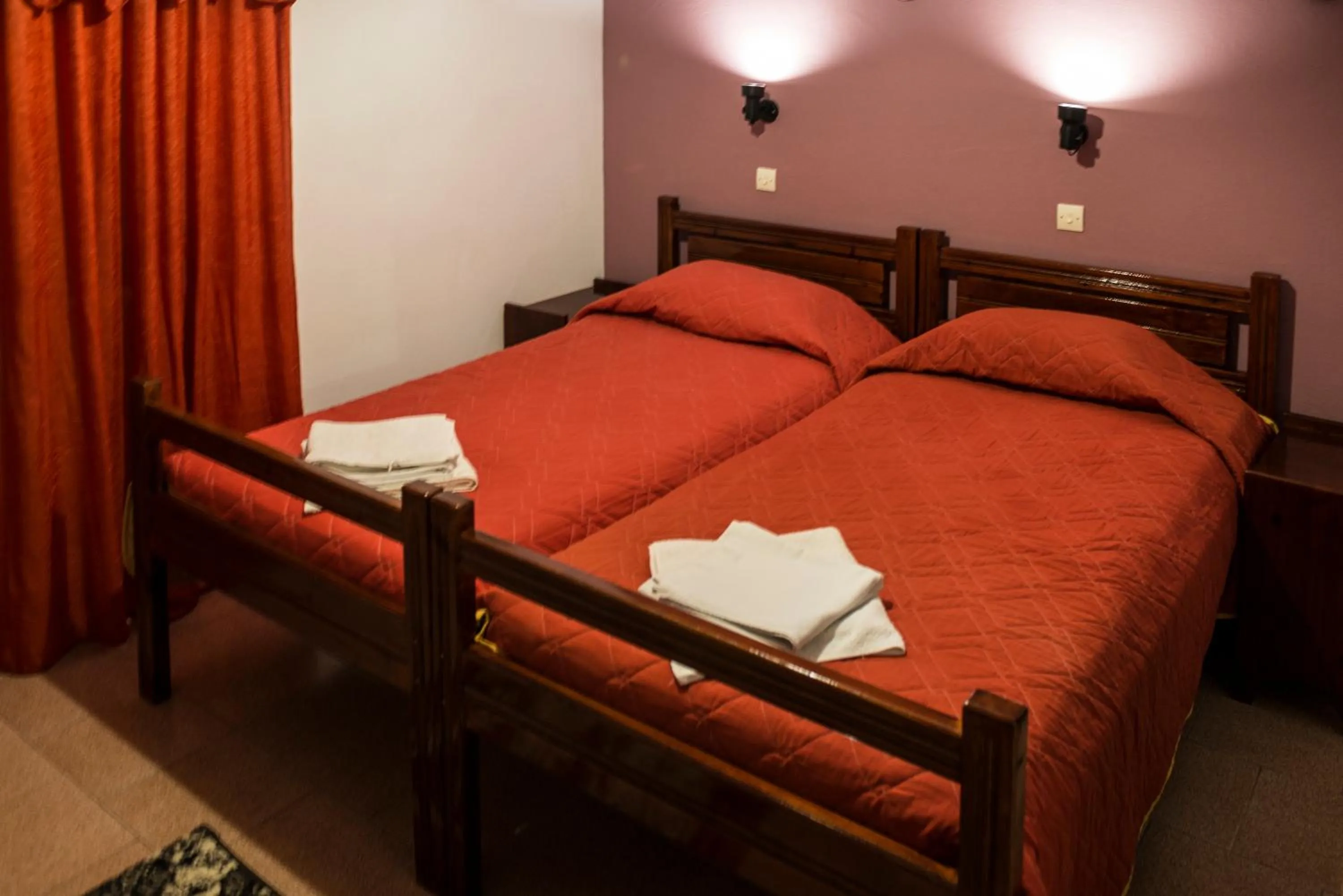 Bathroom, Bed in Savas Rooms