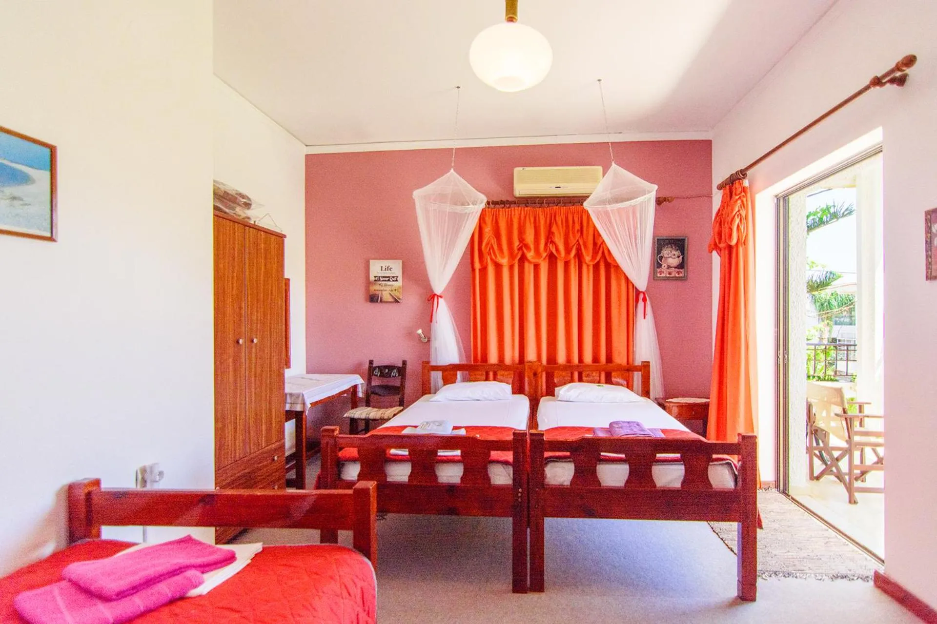 Bedroom, Bed in Savas Rooms