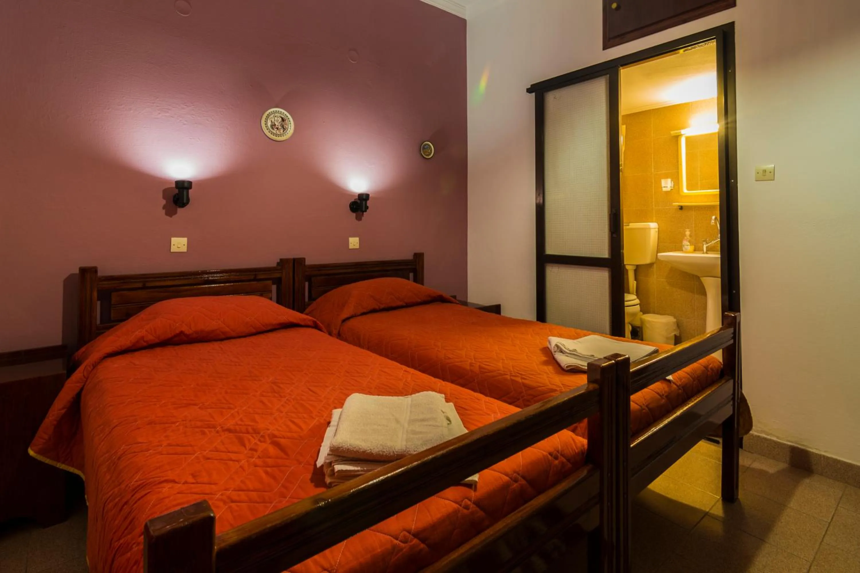 Bathroom, Bed in Savas Rooms