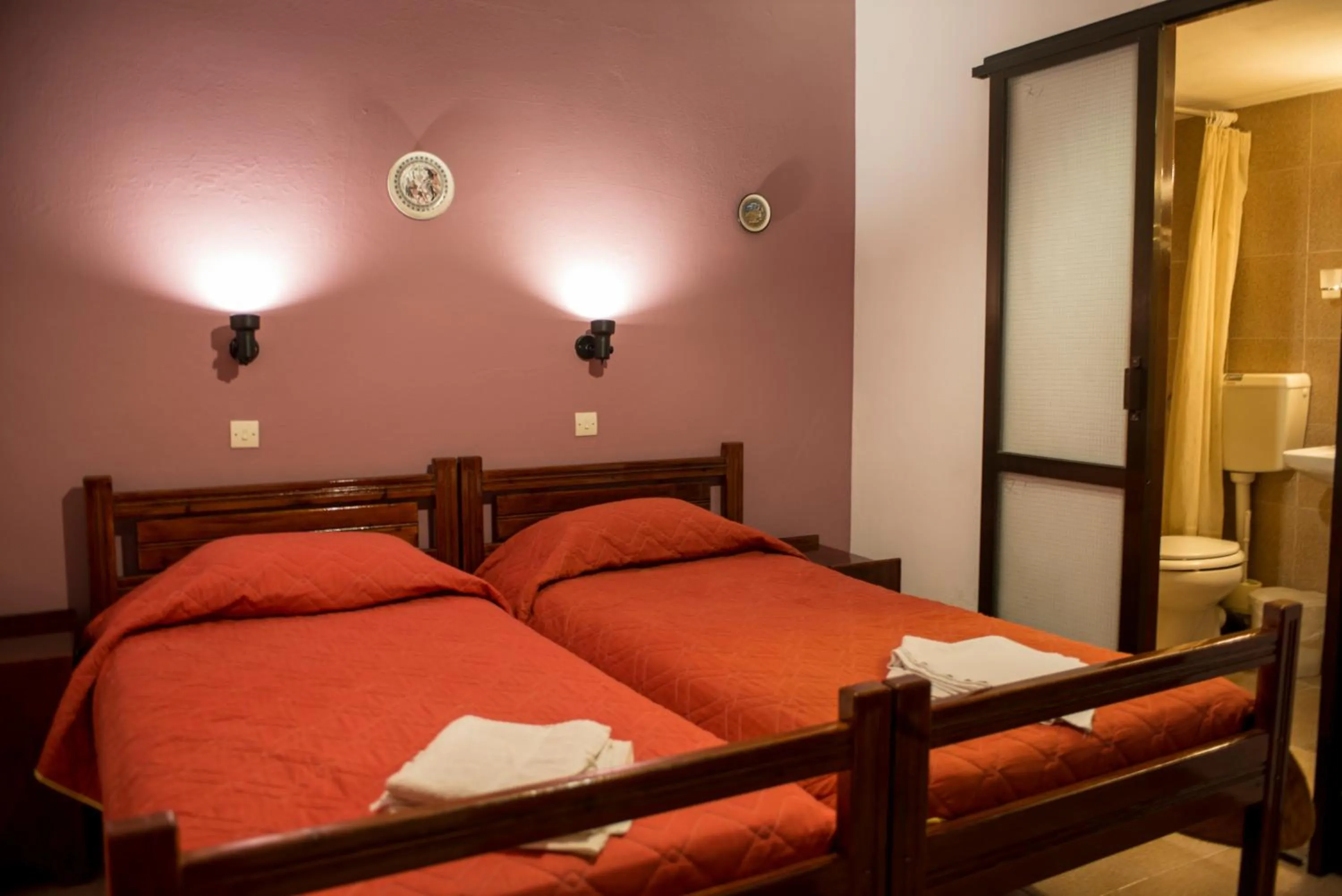 Bathroom, Bed in Savas Rooms