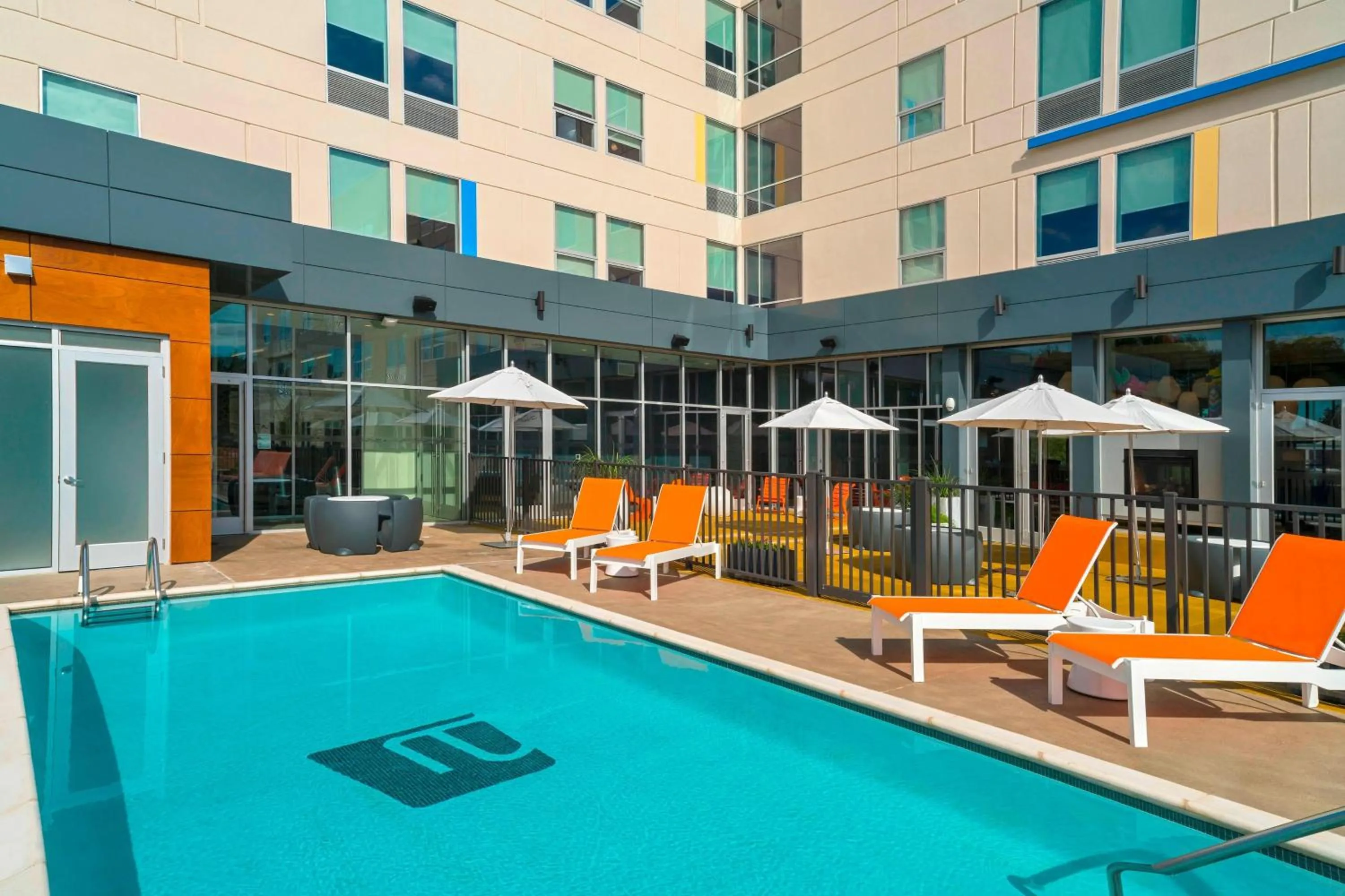 Swimming pool in Aloft College Station