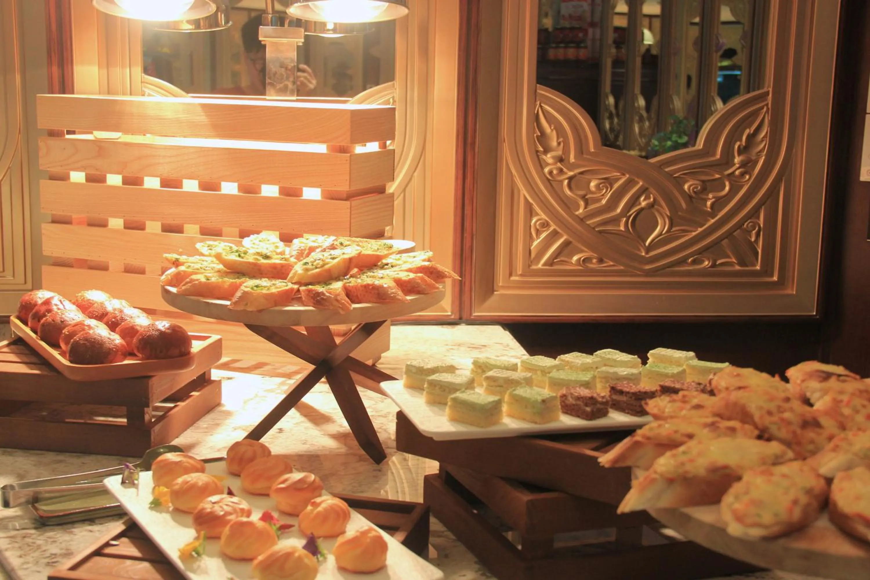 Food and drinks in Tonkin Luxury Boutique Hotel & Spa