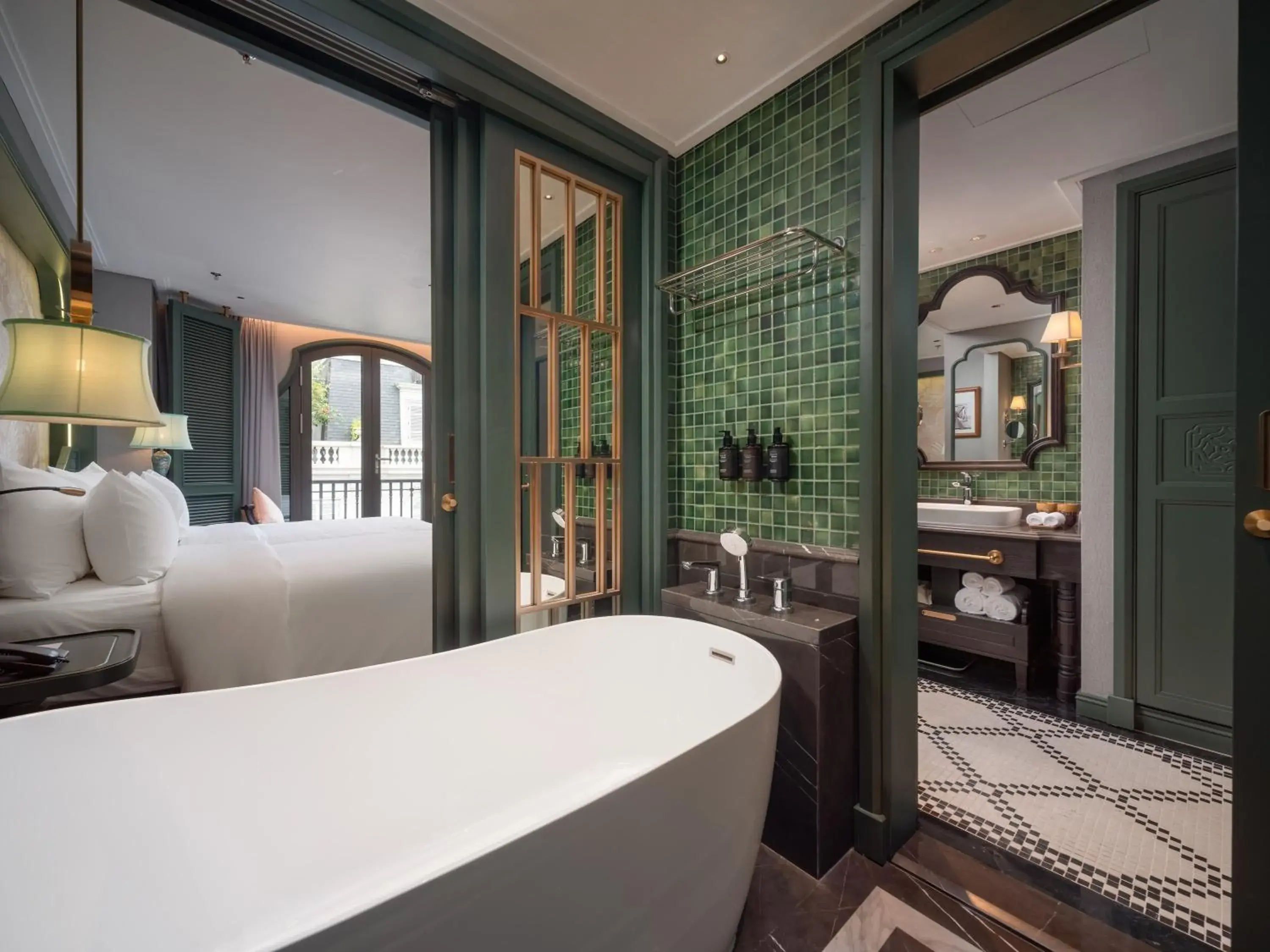 Grand Executive City View with Bathtub in Tonkin Luxury Boutique Hotel & Spa Grand Executive City View with Bathtub in Tonkin Luxury Boutique Hotel & Spa