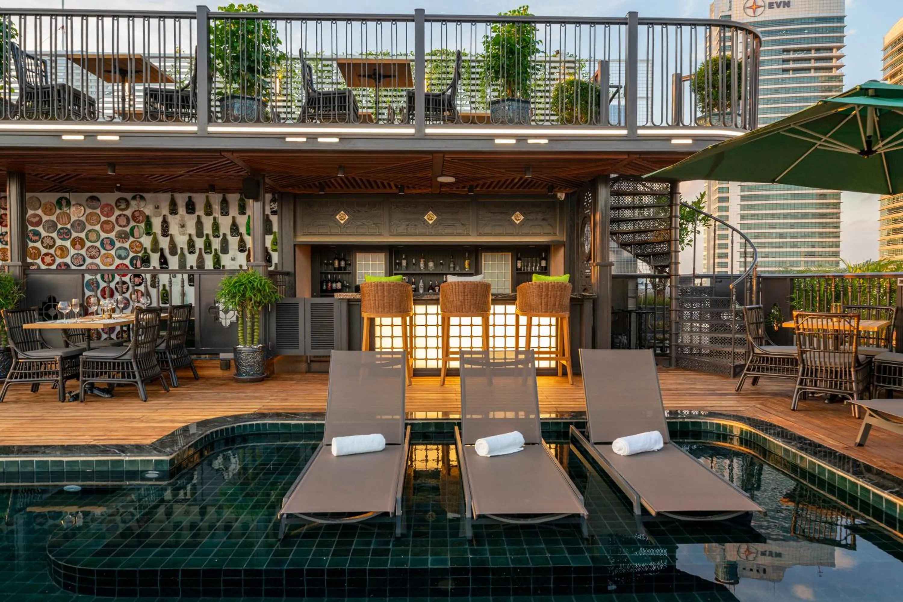 Restaurant/places to eat in Tonkin Luxury Boutique Hotel & Spa