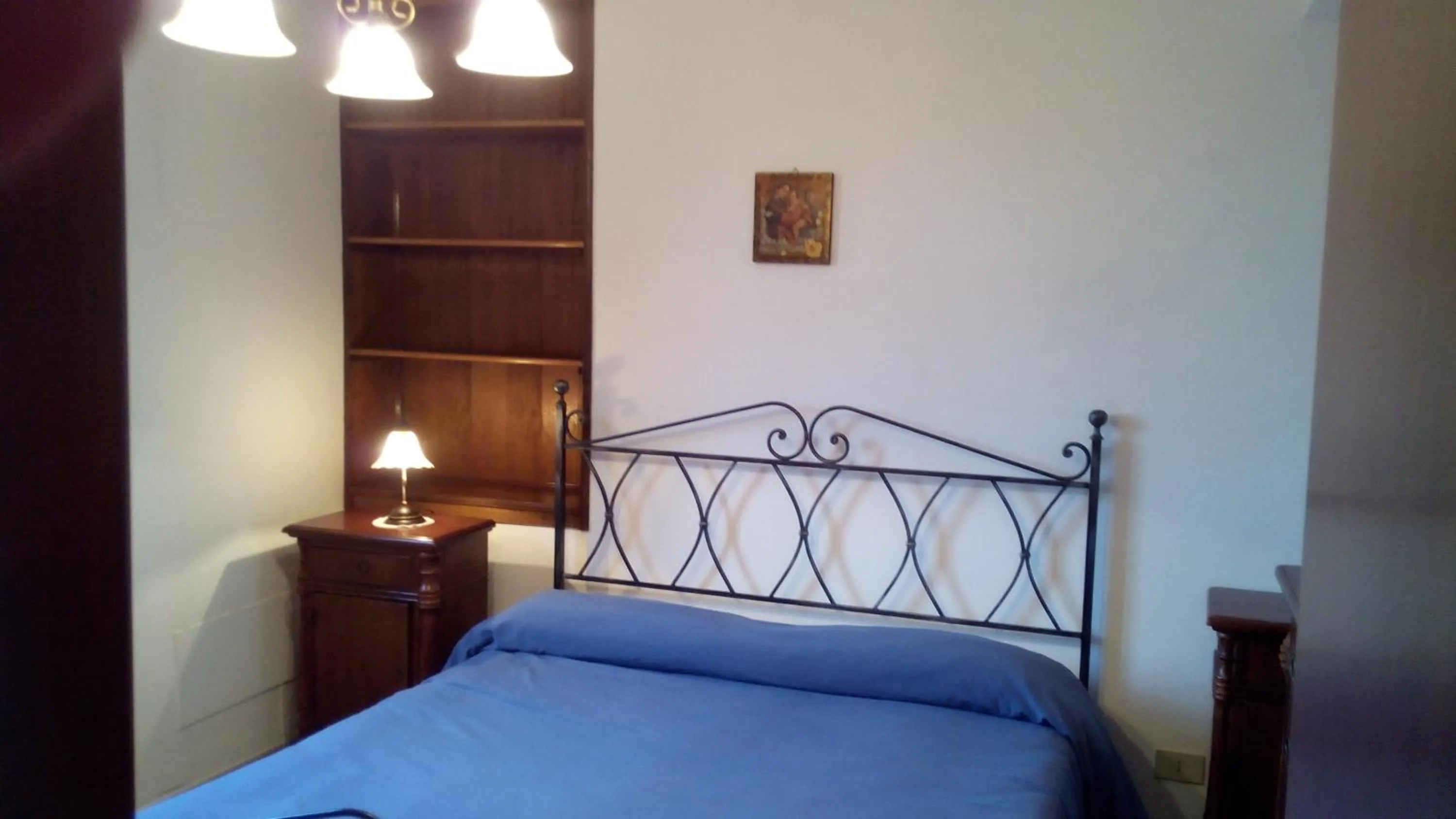 Decorative detail, Bed in B&B Casa Michele