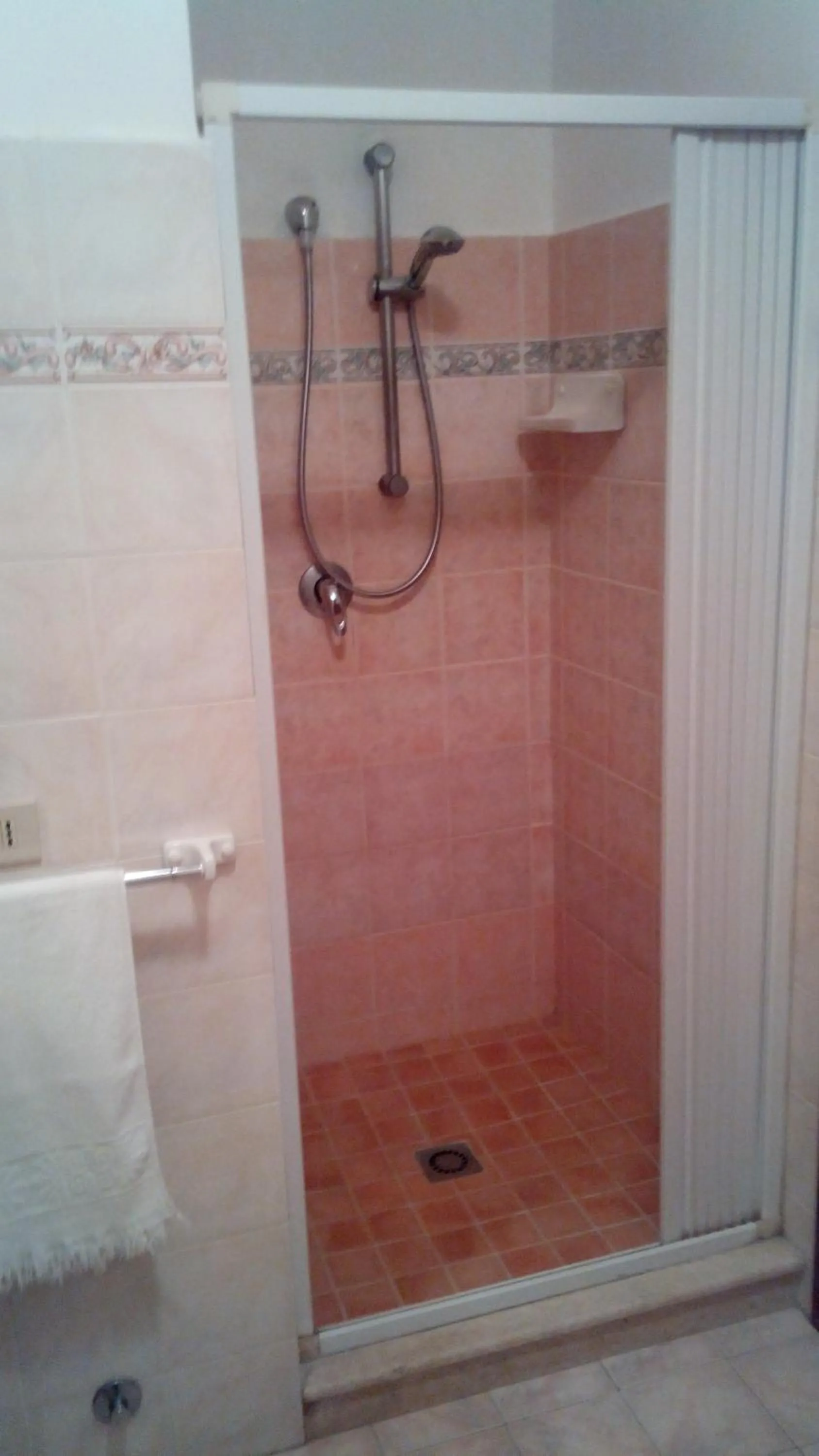 Shower in B&B Casa Michele