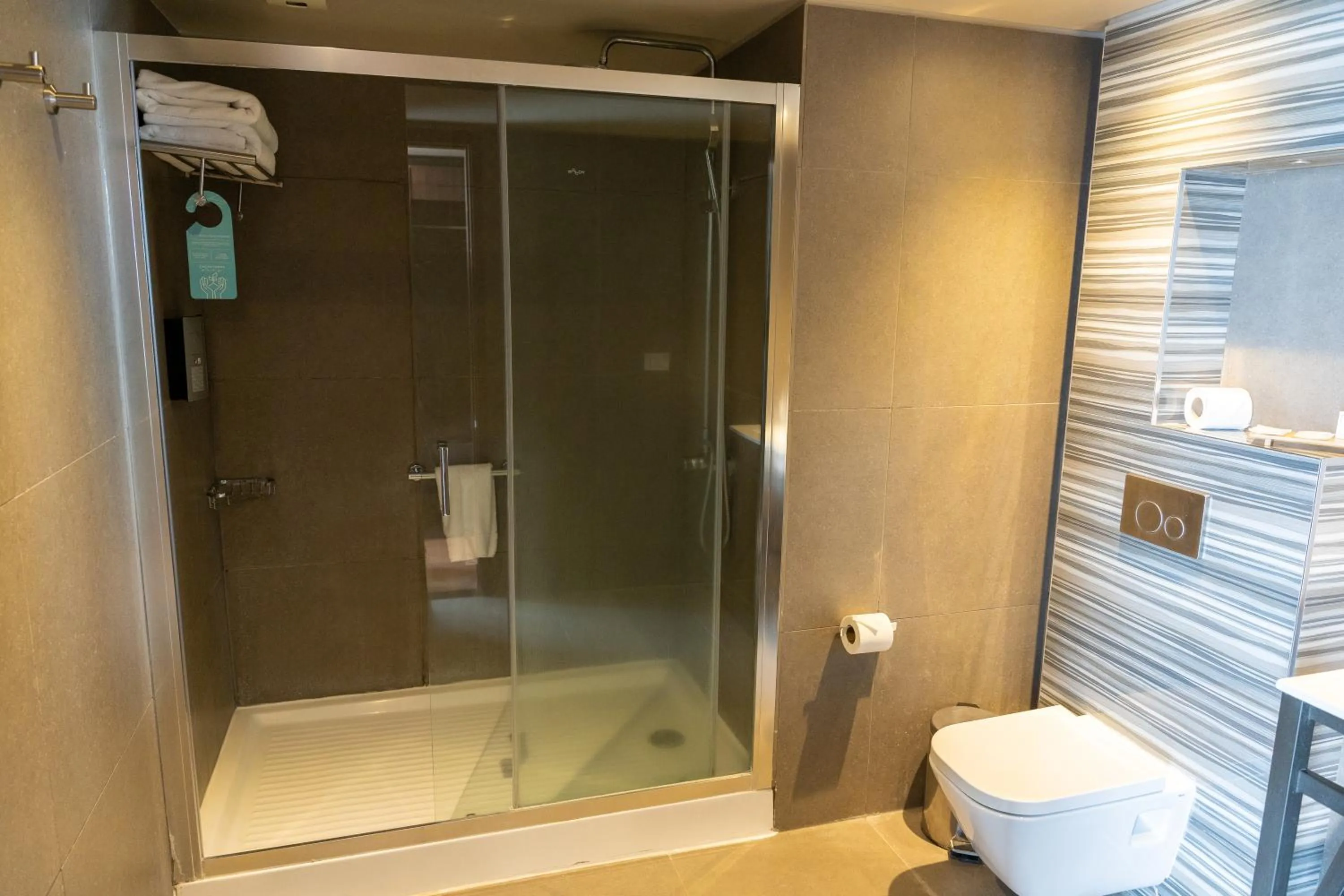 Shower in Hotel Terrado Cavancha