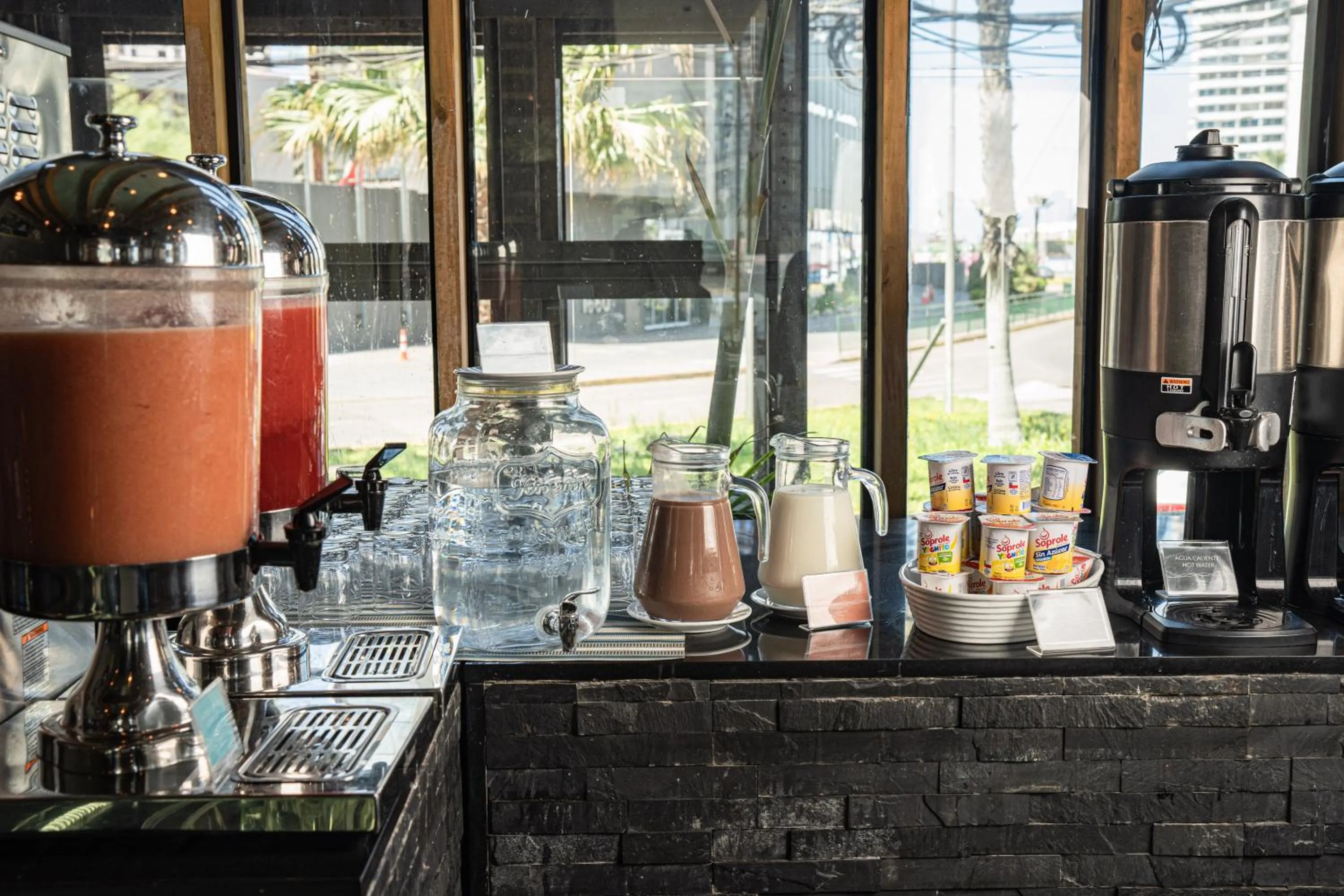 Coffee/tea facilities in Hotel Terrado Cavancha