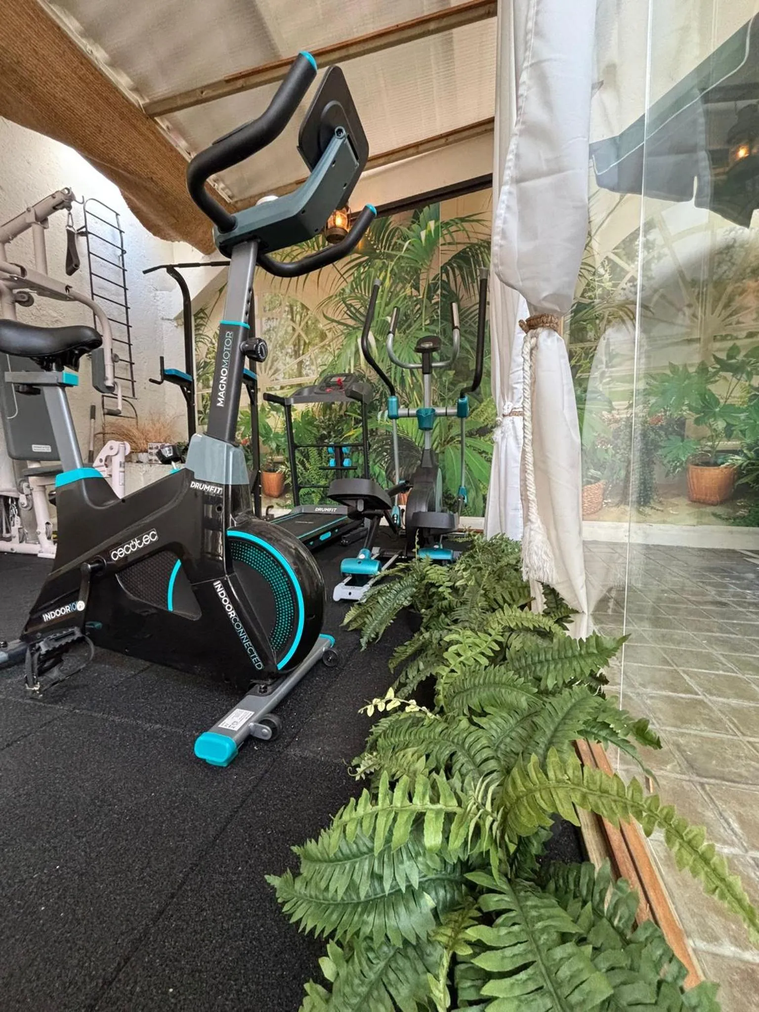 Fitness centre/facilities in Hotel Life Gran Via - Tropical garden