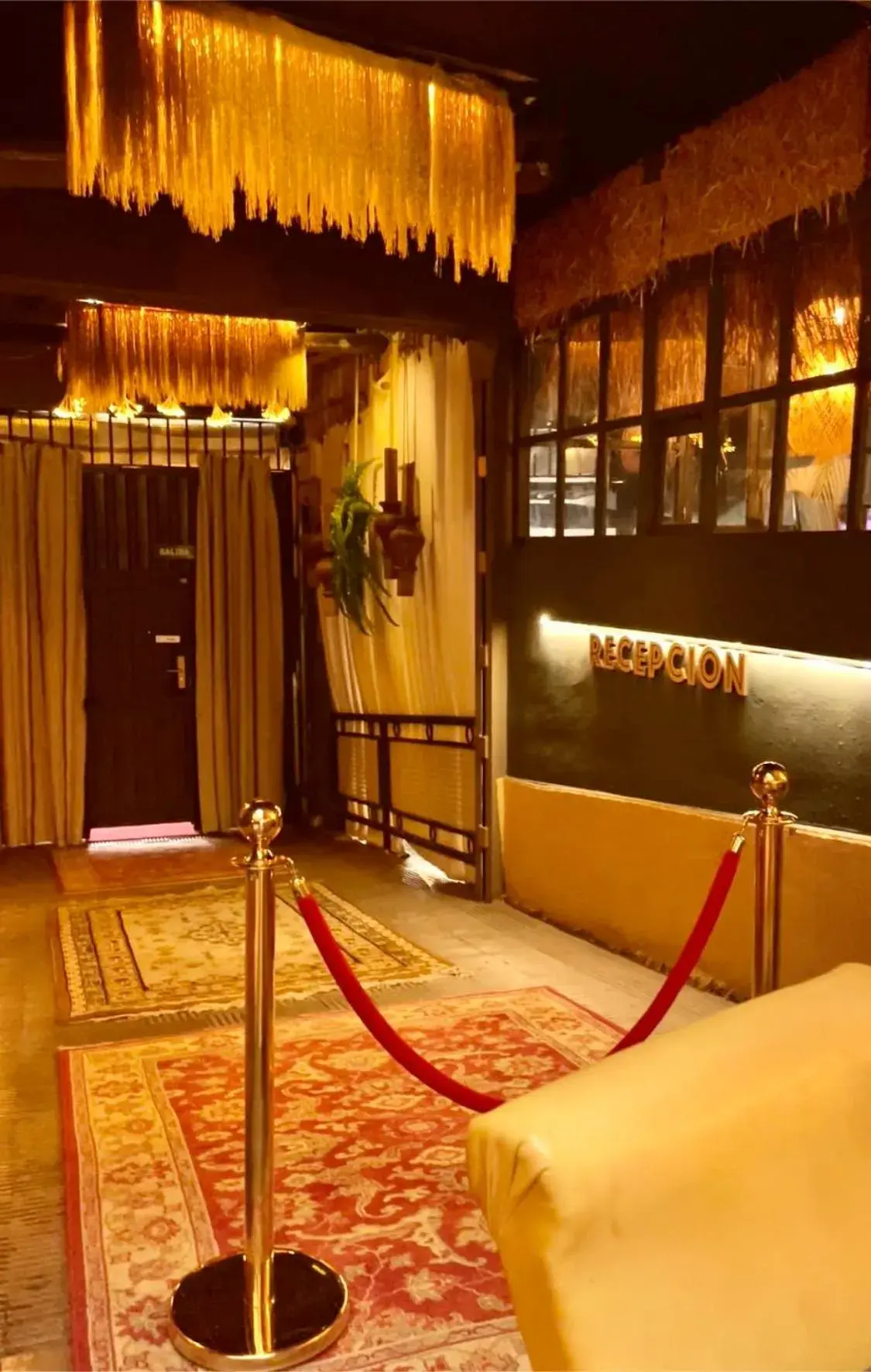 Lobby or reception, Bed in Hotel Life Gran Via - Tropical garden Lobby or reception, Bed in Hotel Life Gran Via - Tropical garden