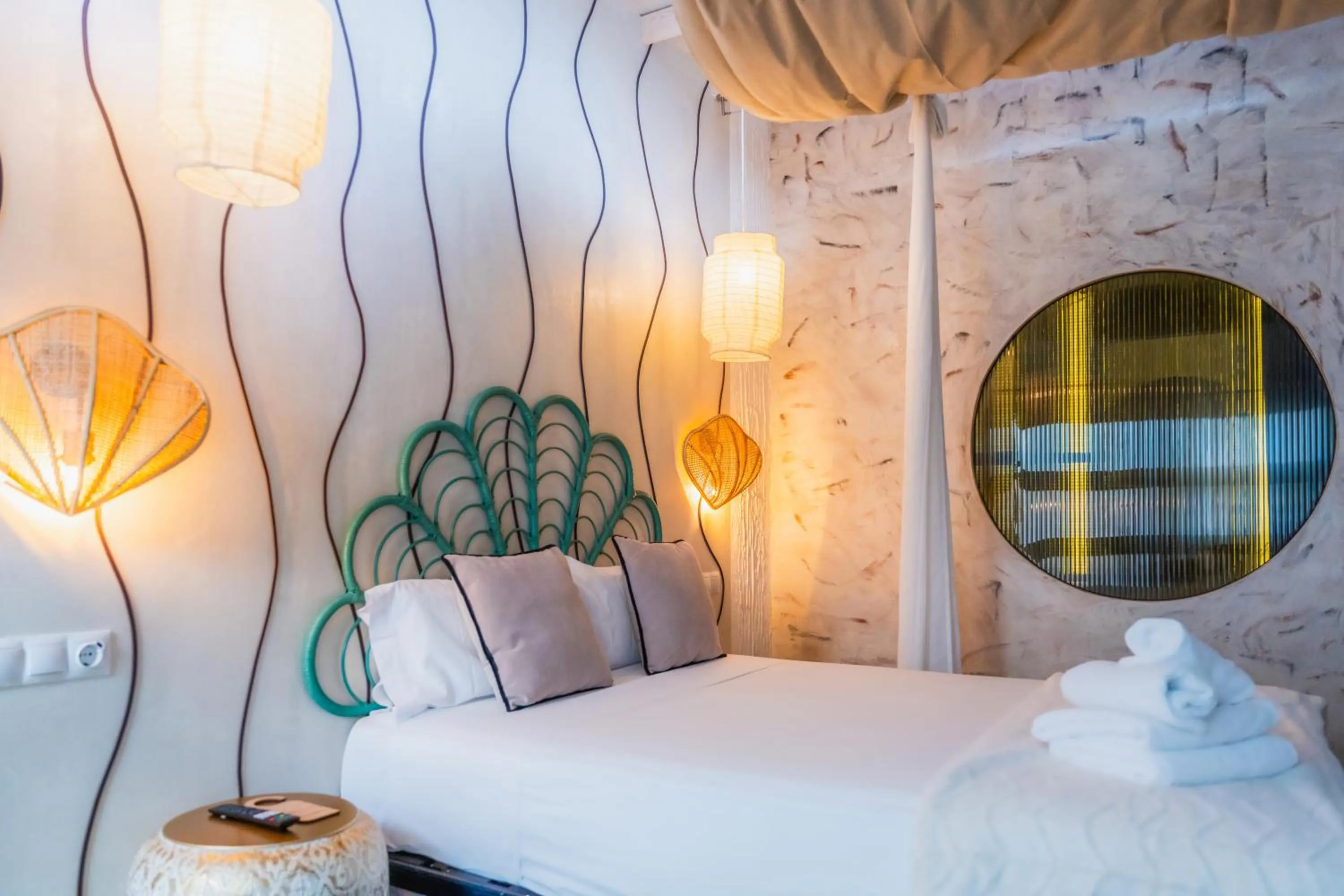 Photo of the whole room, Bed in Hotel Life Gran Via - Tropical garden