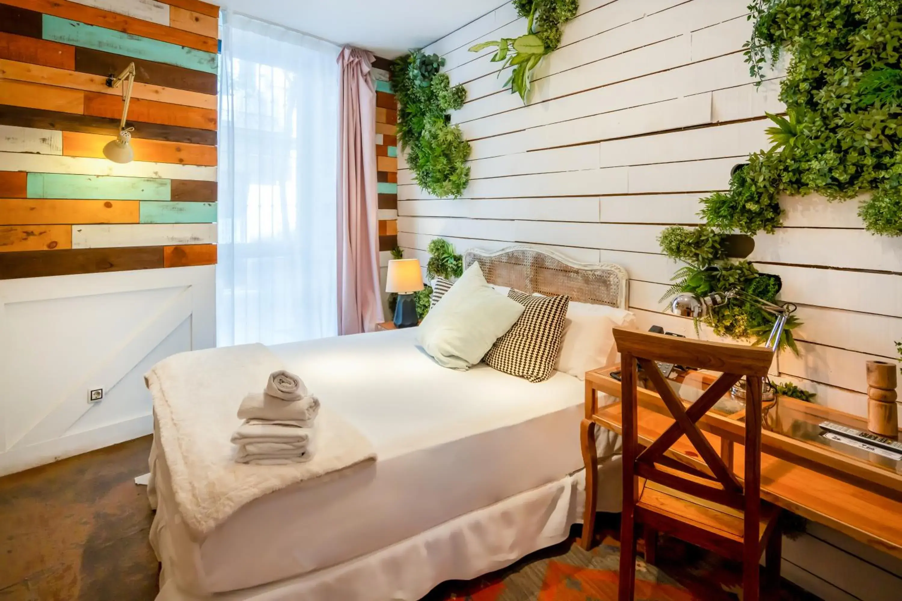 Photo of the whole room, Bed in Hotel Life Gran Via - Tropical garden Photo of the whole room, Bed in Hotel Life Gran Via - Tropical garden