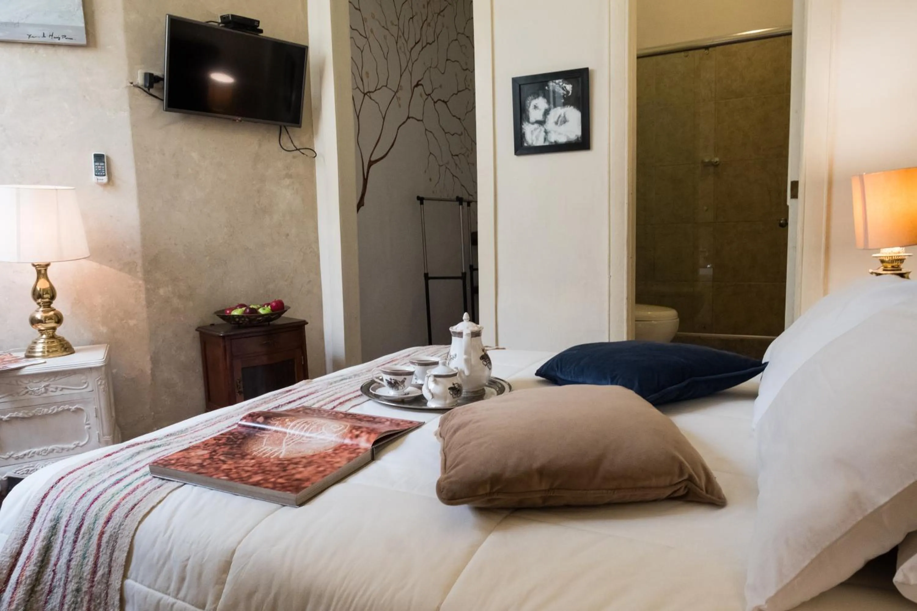 Photo of the whole room, Bed in Casa Falleri Boutique Hotel
