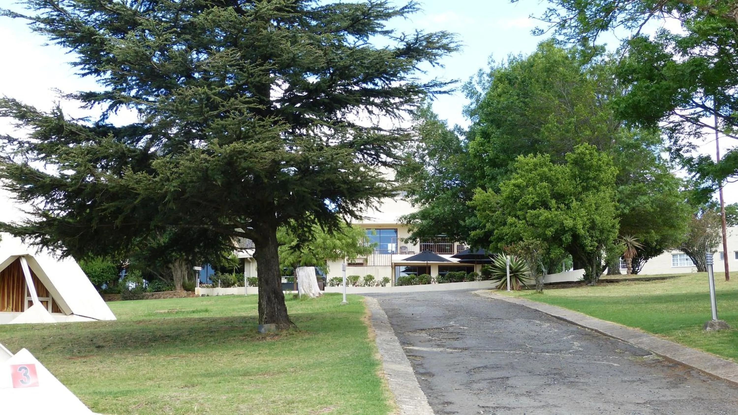 Garden in Pyramids Motel