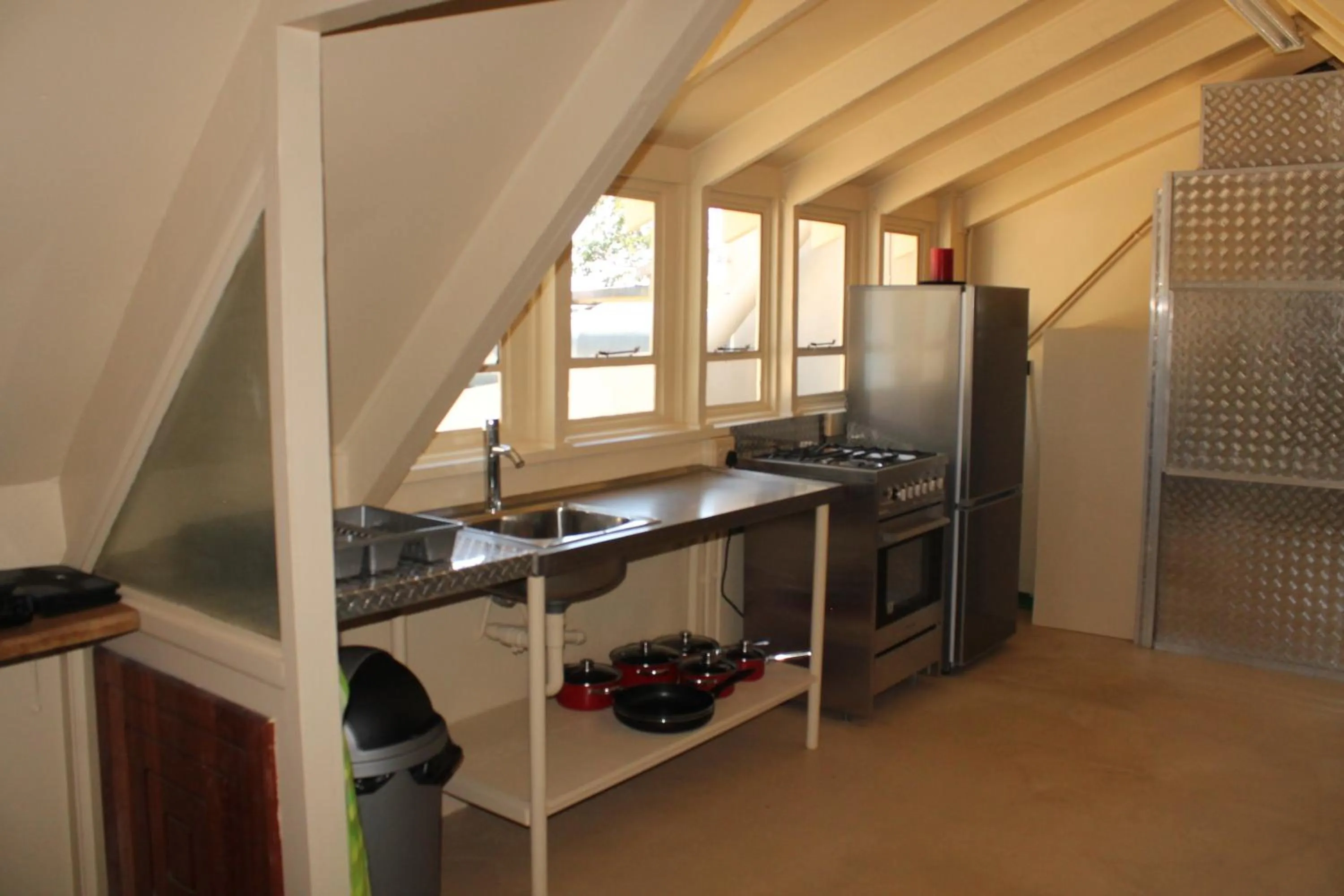 Kitchen or kitchenette in Pyramids Motel