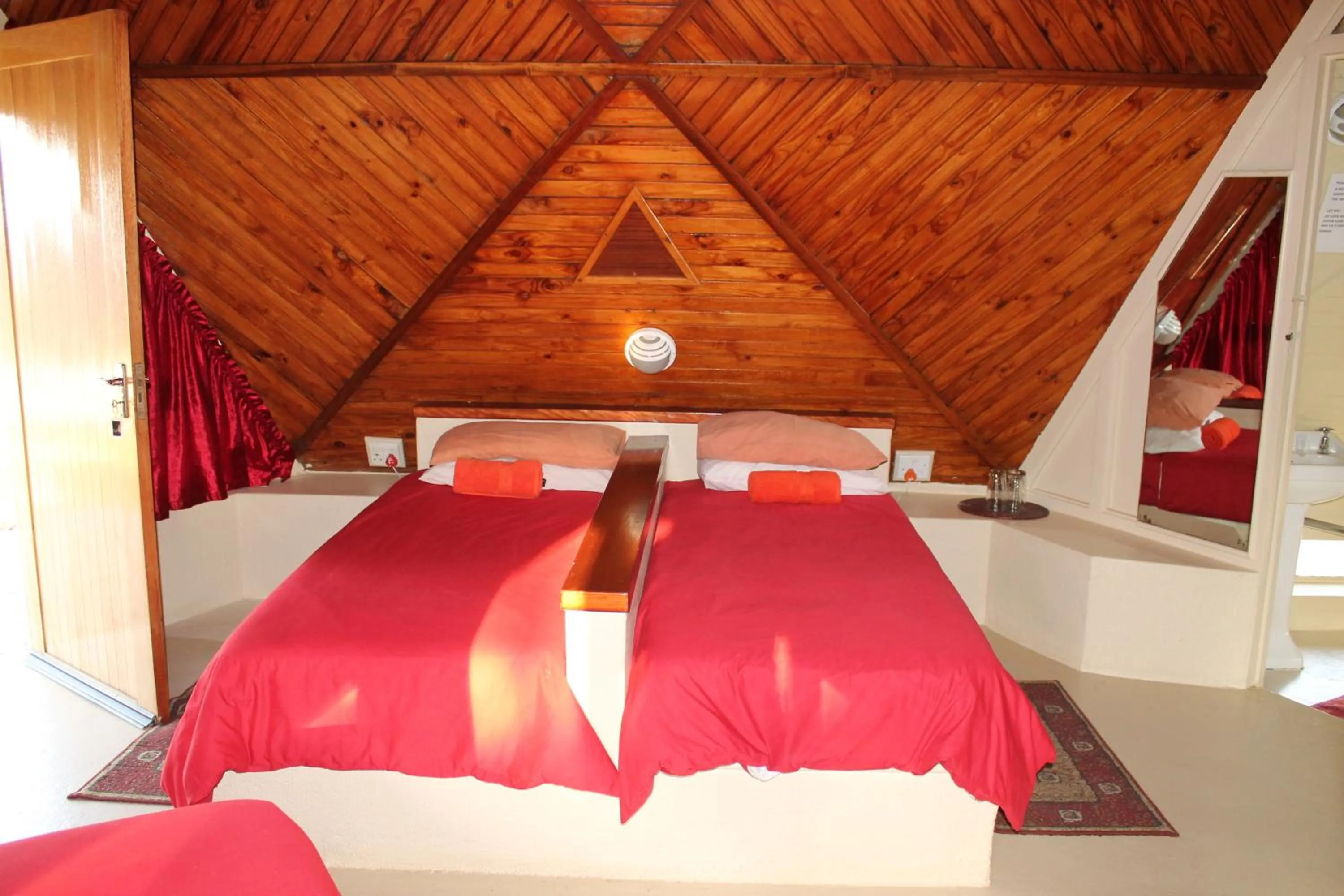 Bed in Pyramids Motel