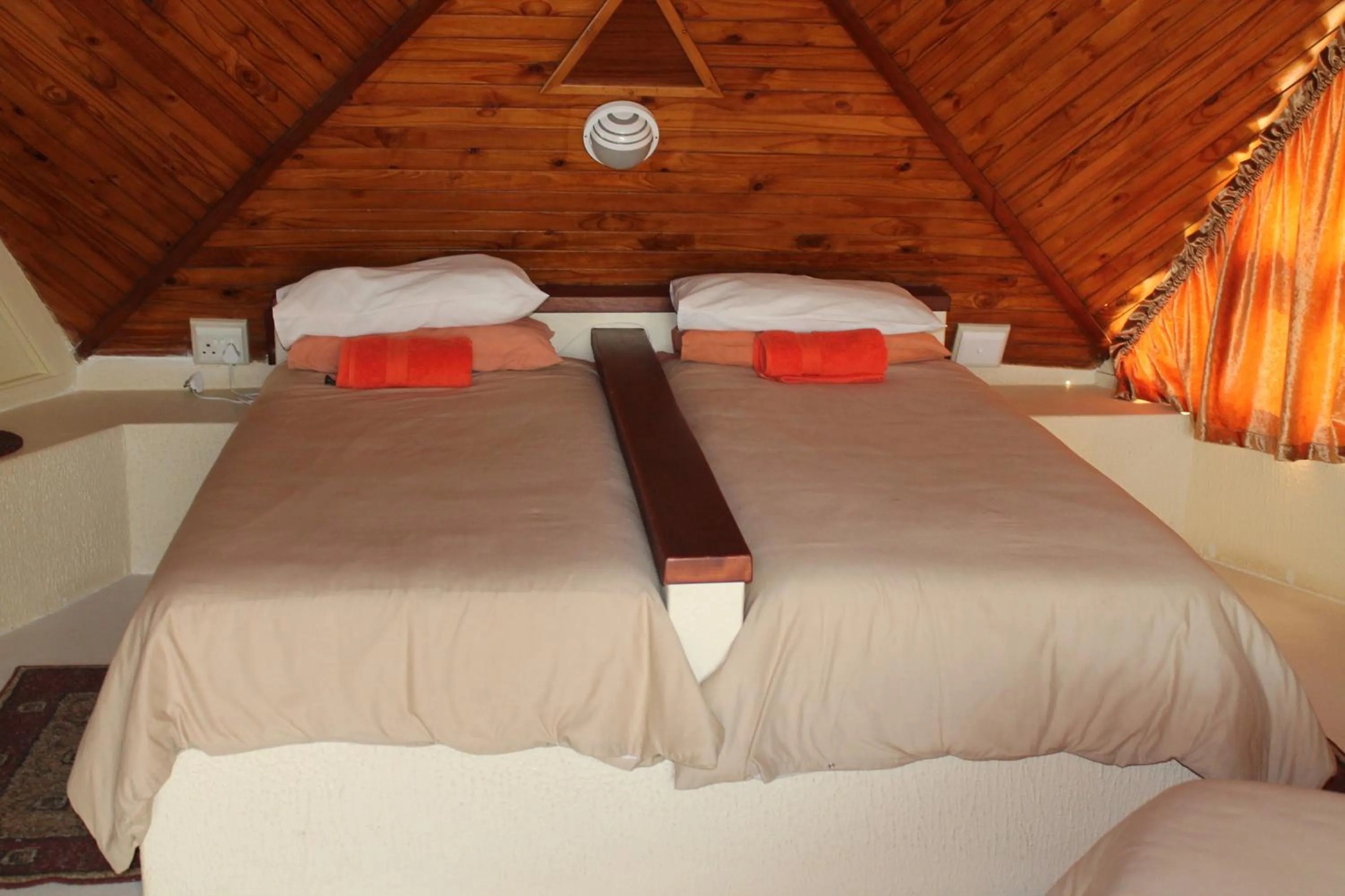 Bed in Pyramids Motel