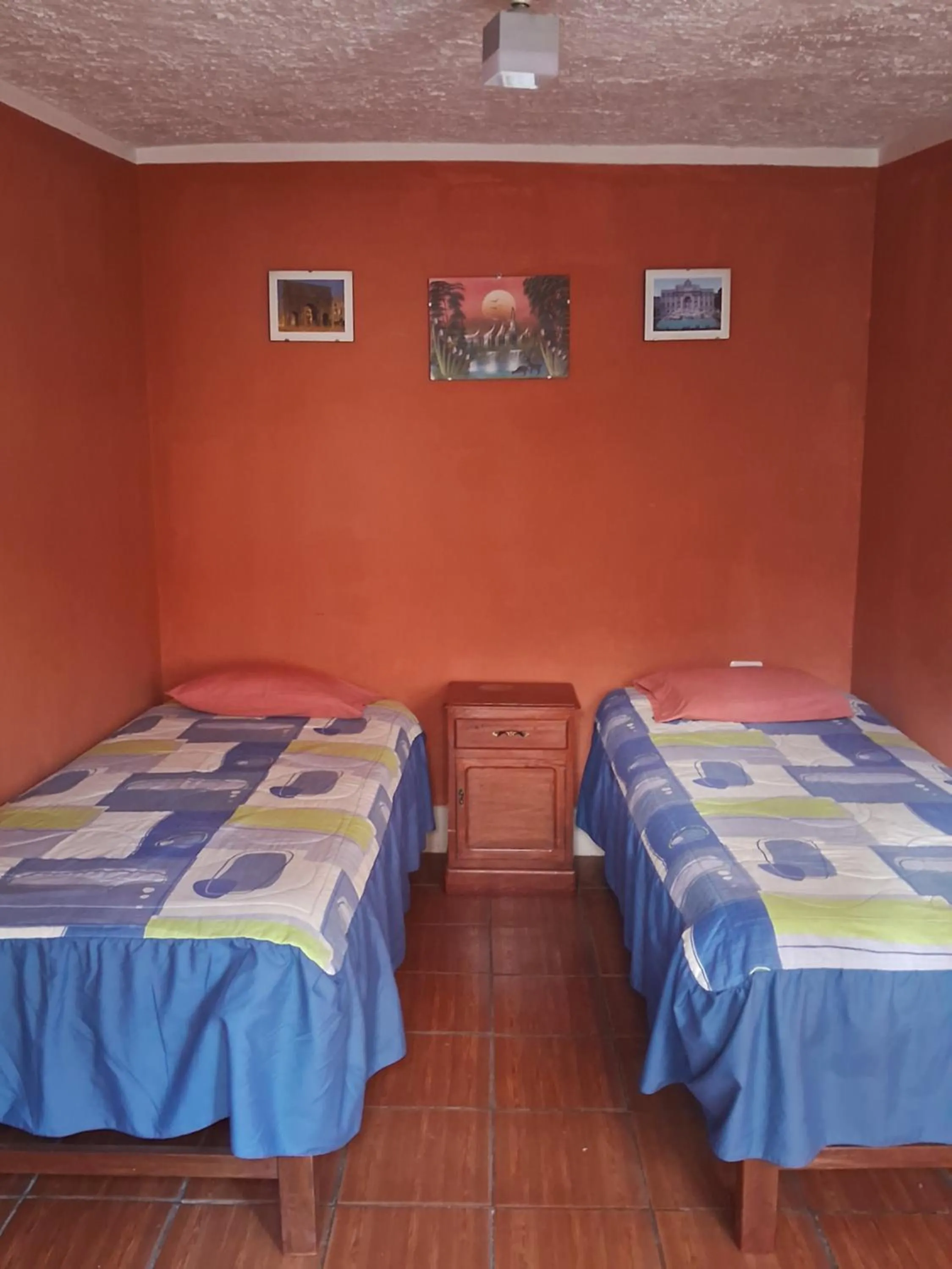 Photo of the whole room, Bed in Jo´s Place