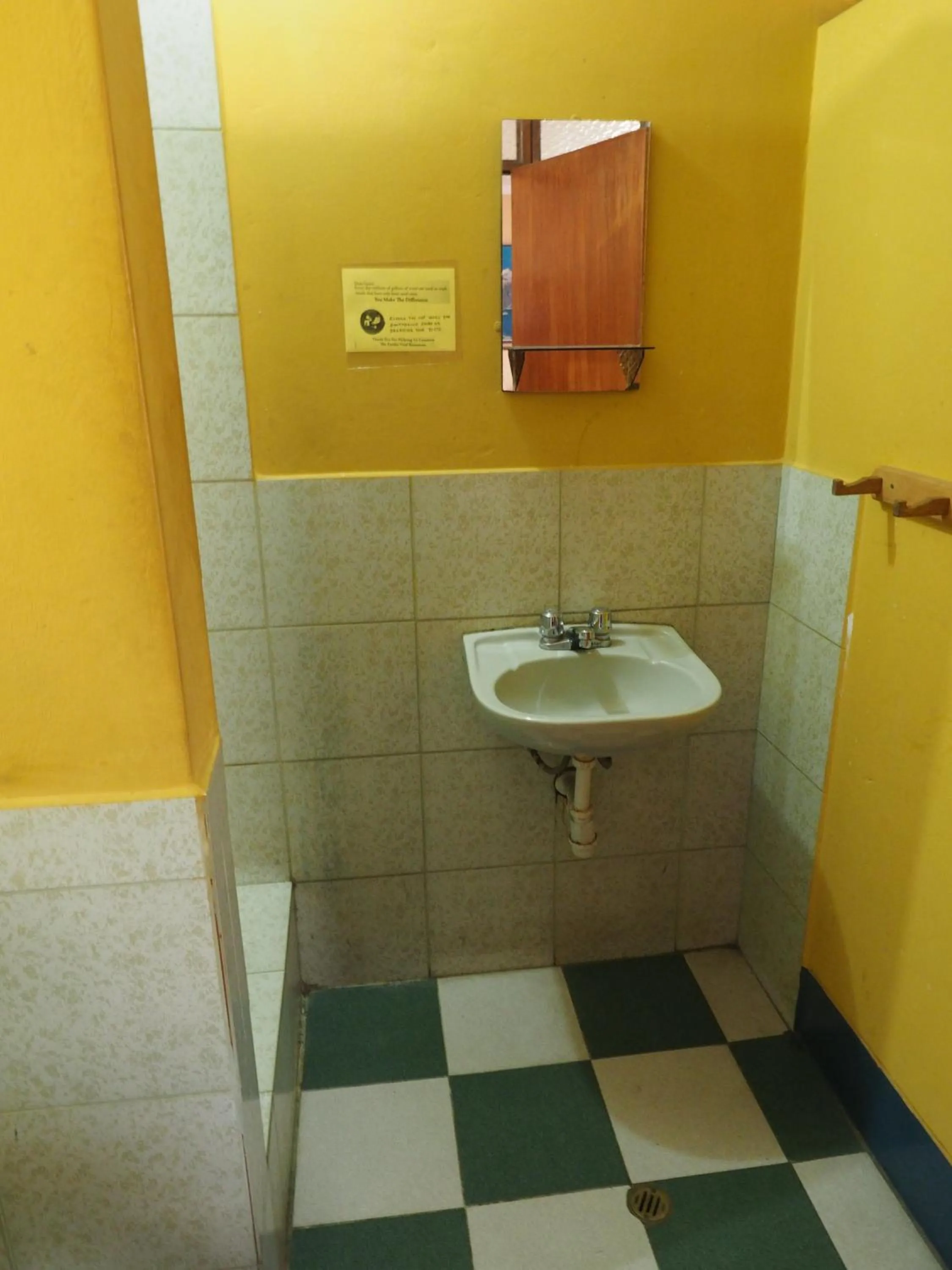 Toilet in Jo´s Place