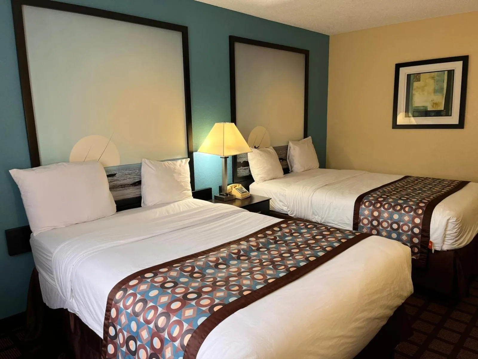Bed in Fairview Inn & Suites Whitewater