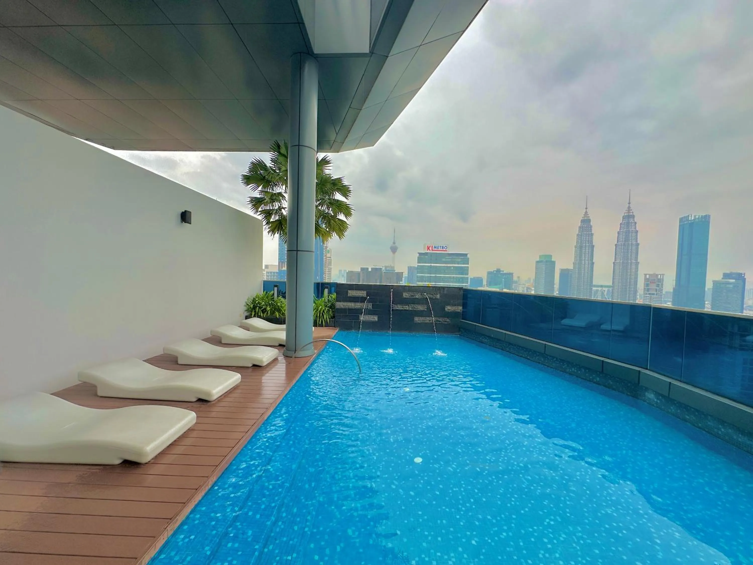 Pool view in Eaton Residences By Luna