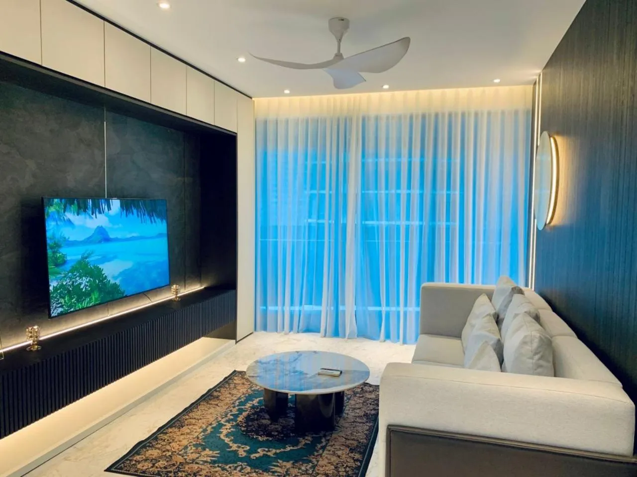 Seating area in Eaton Residences By Luna