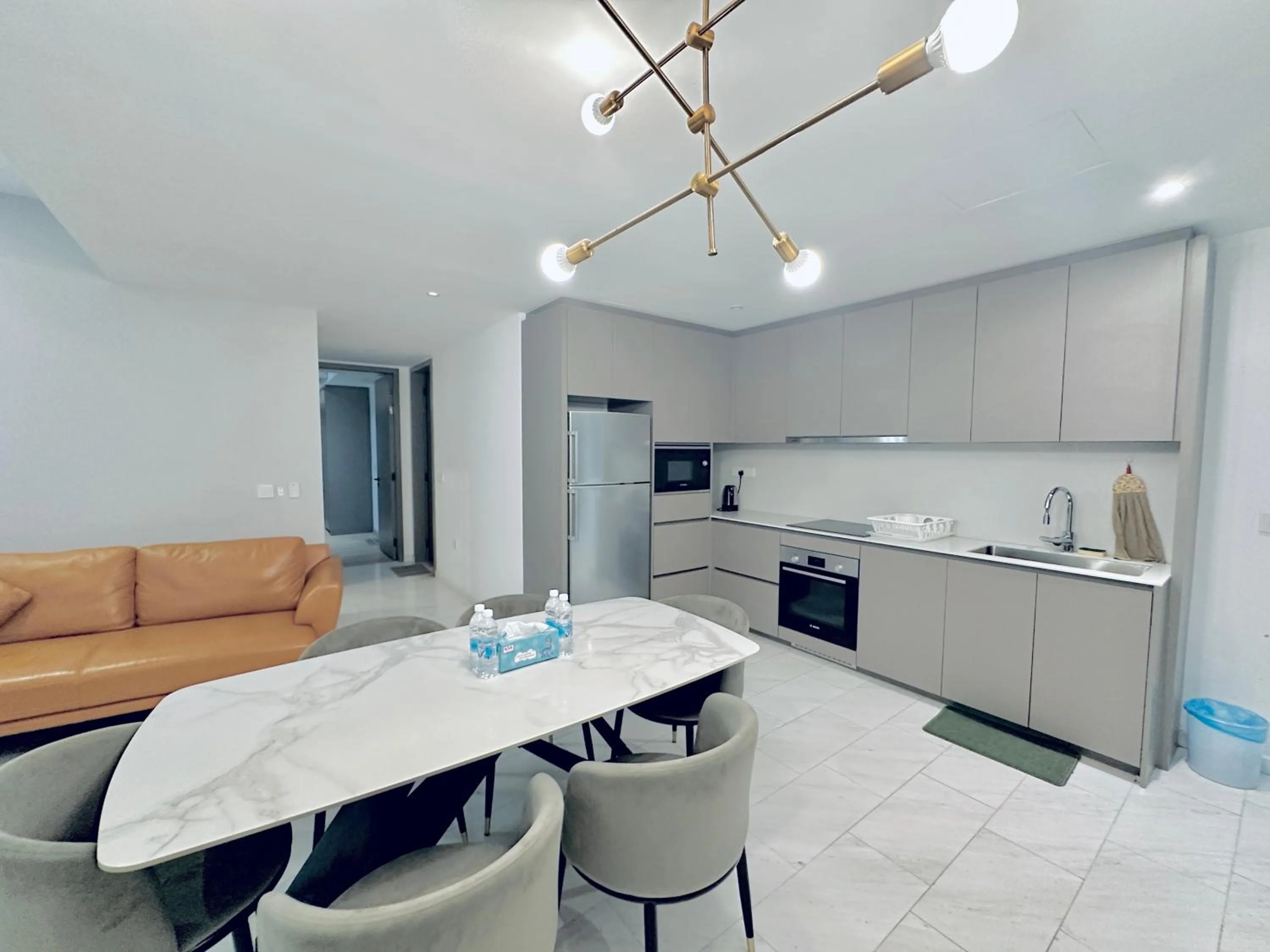 Kitchen or kitchenette in Eaton Residences By Luna