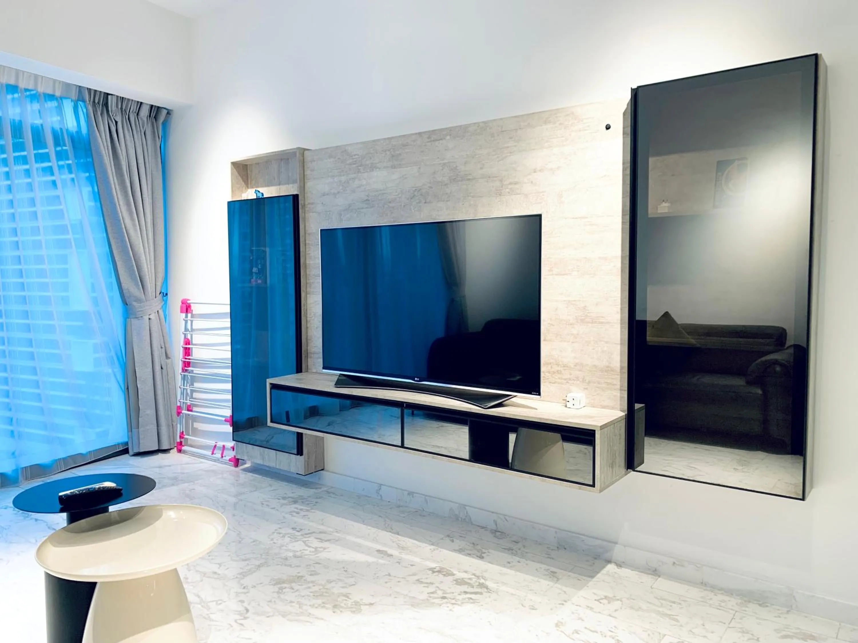 Communal lounge/ TV room in Eaton Residences By Luna