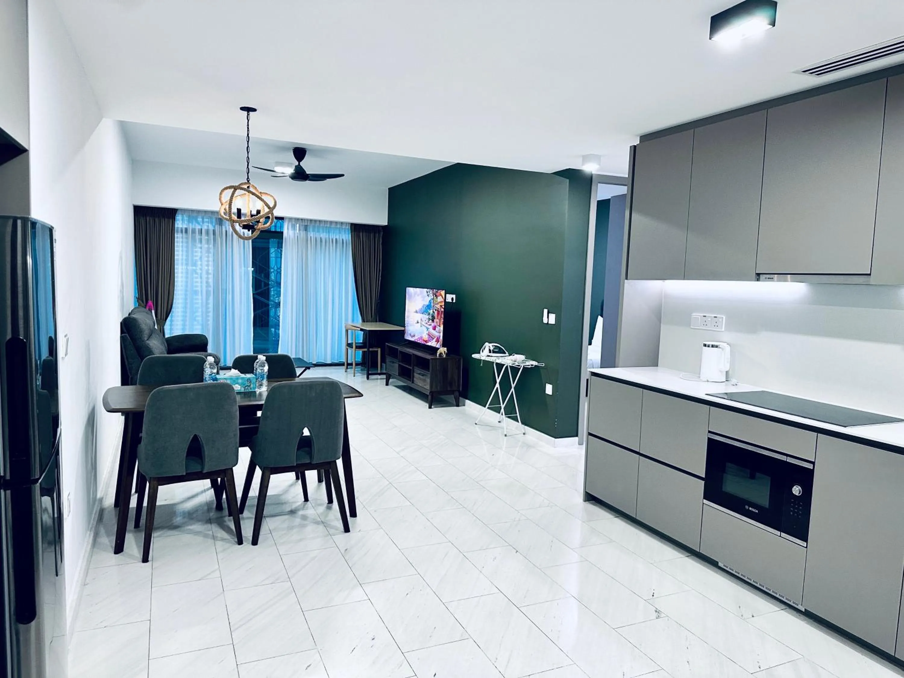 Kitchen or kitchenette in Eaton Residences By Luna