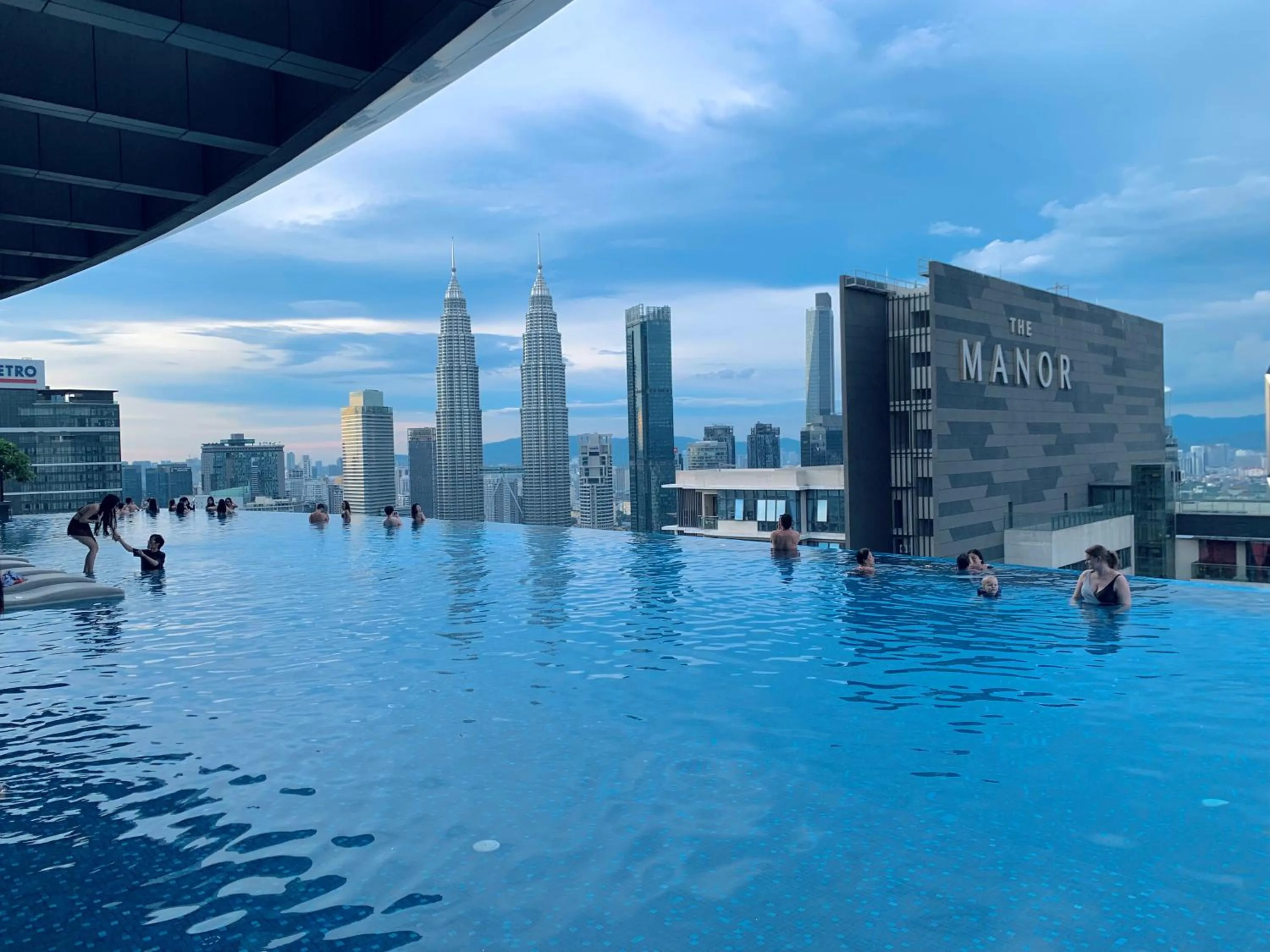 Day in Eaton Residences By Luna