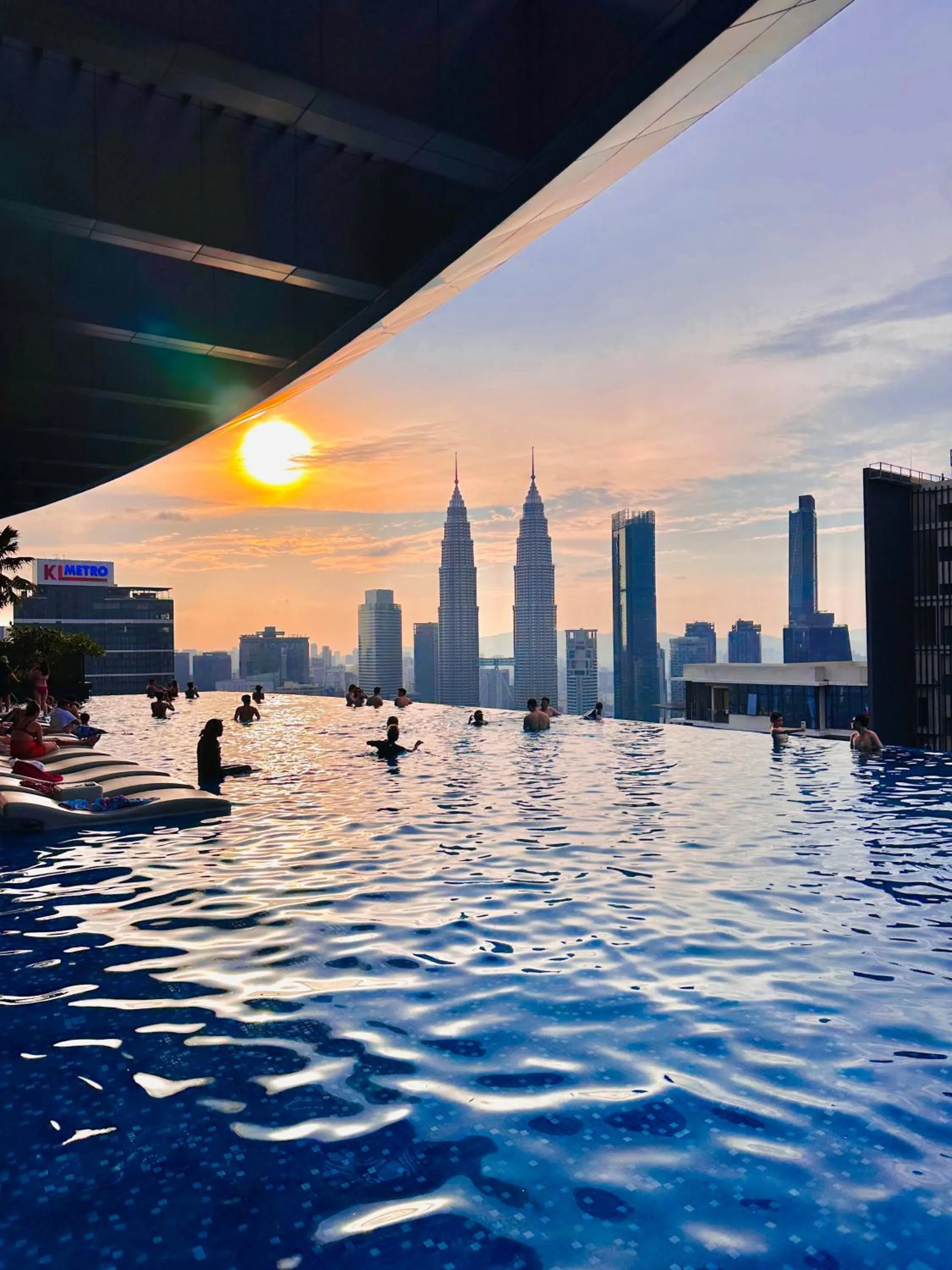 Day in Eaton Residences By Luna