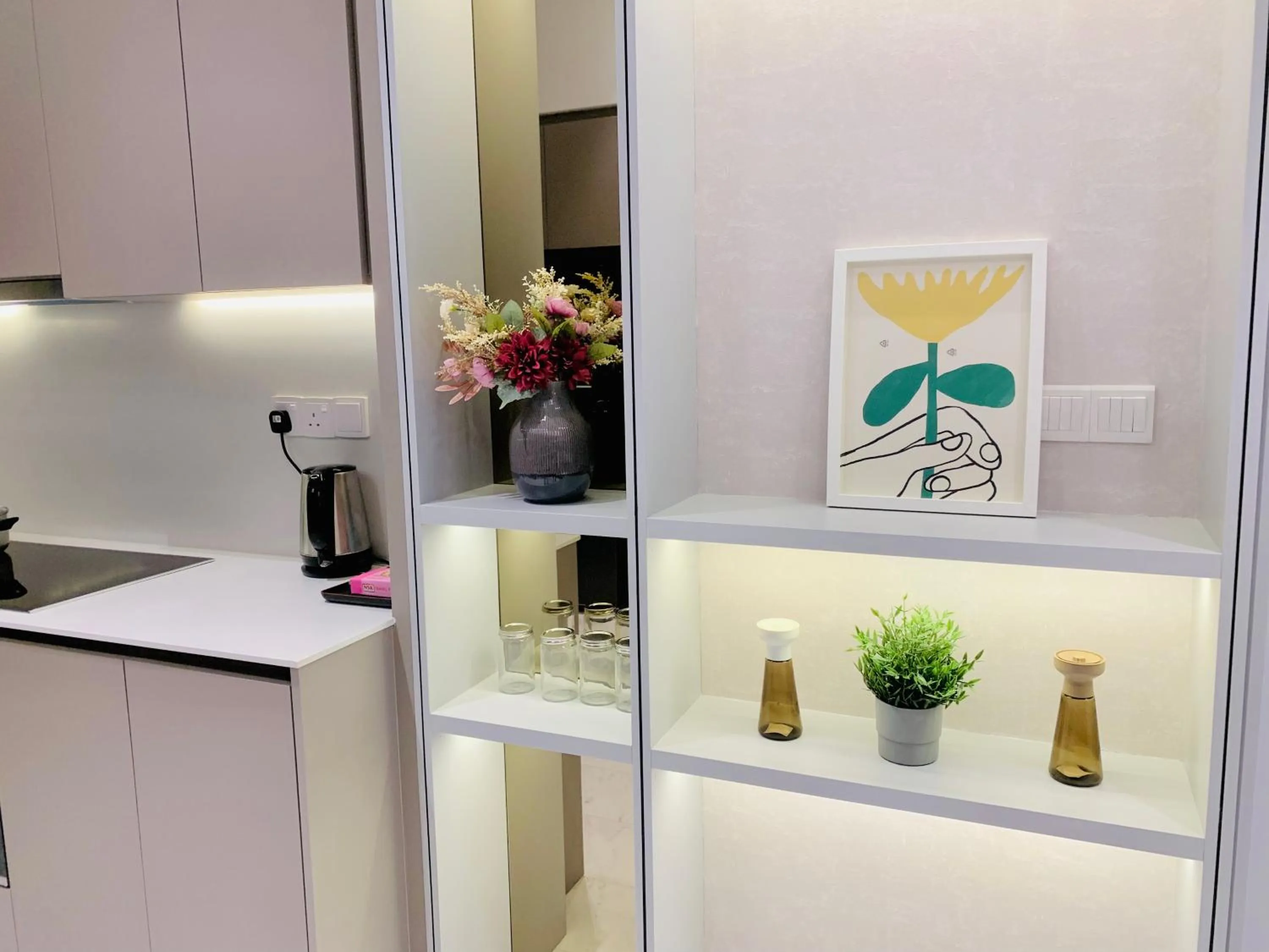 Kitchen or kitchenette in Eaton Residences By Luna