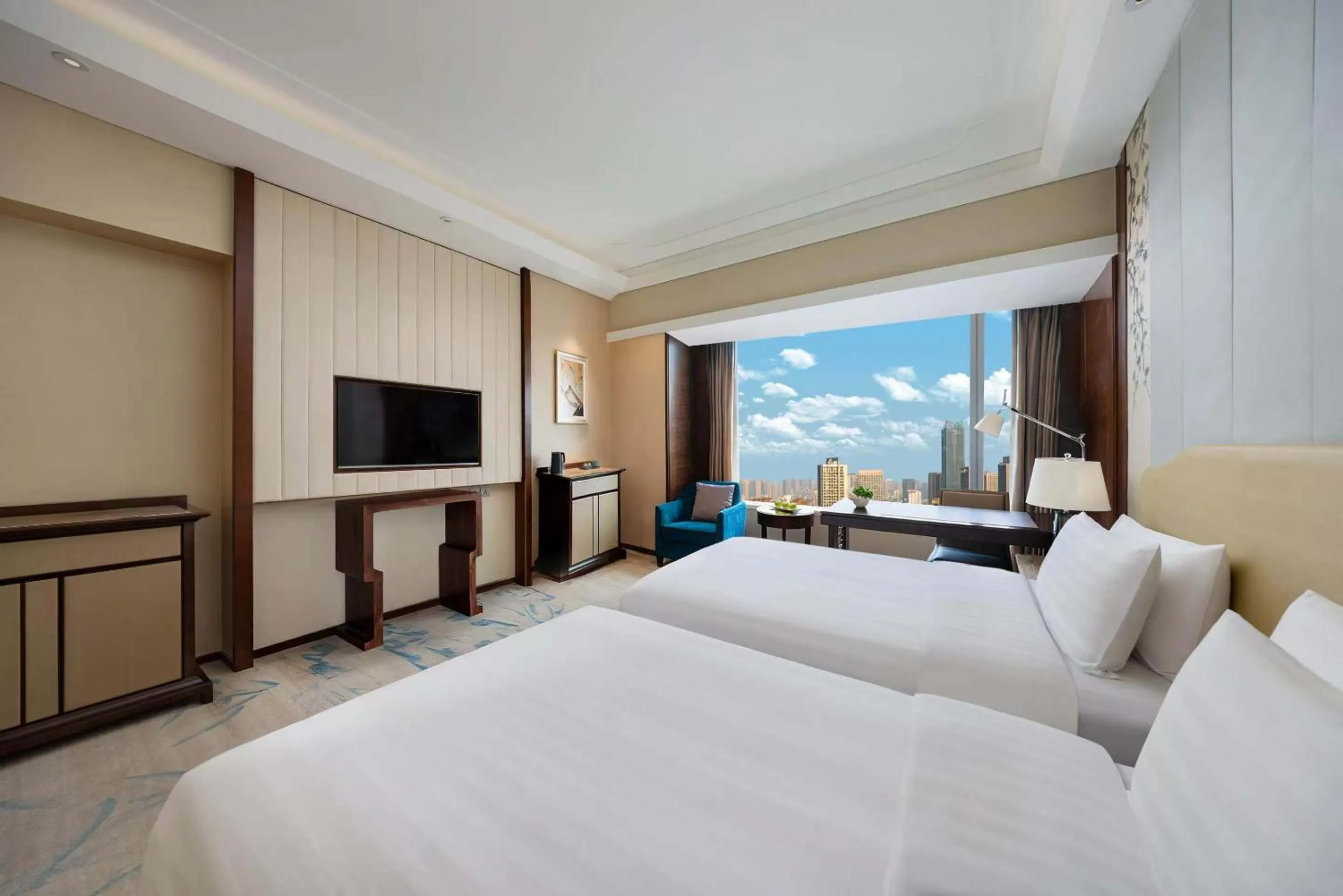 Bed in Shangri-La Hefei