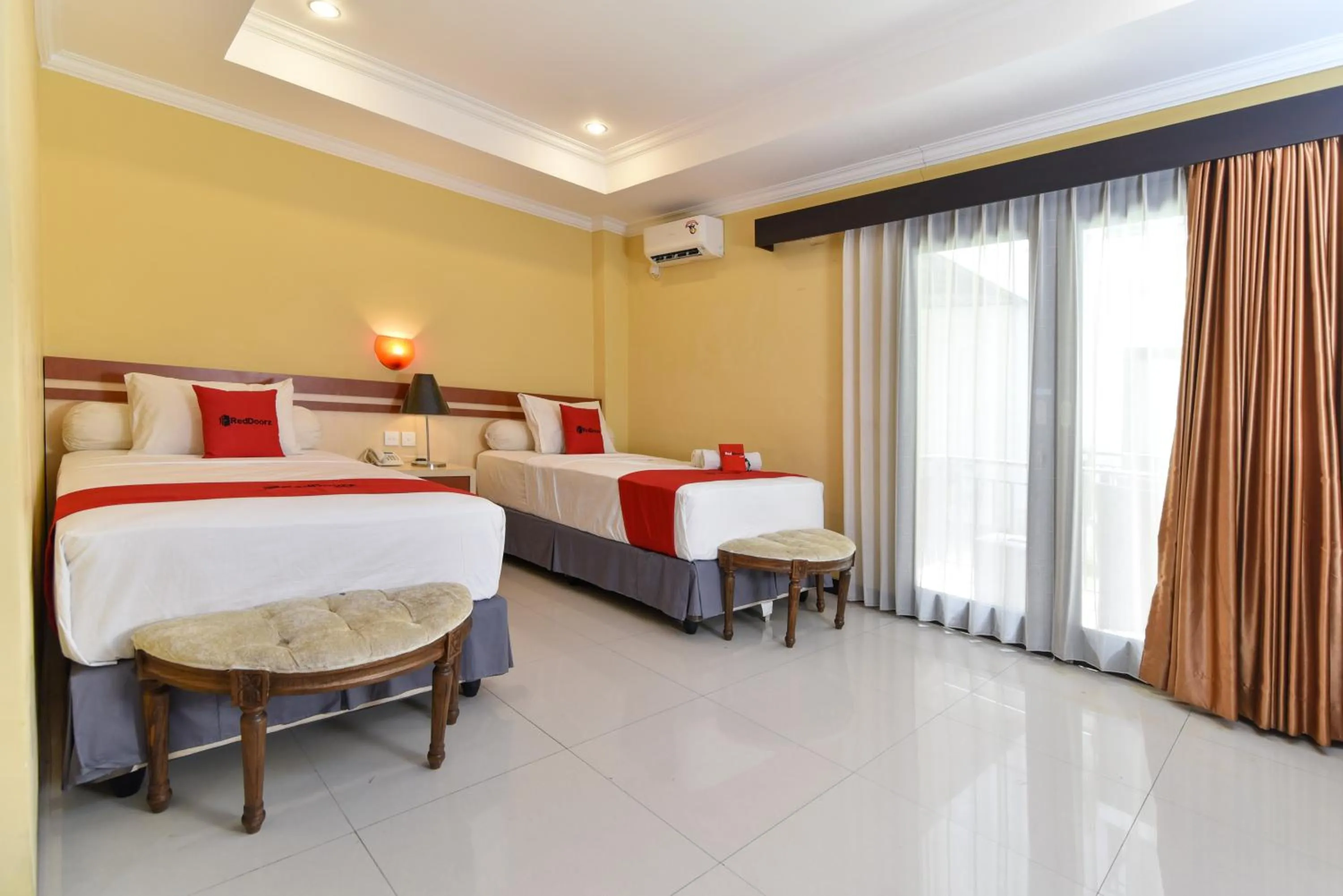 Bedroom, Bed in RedDoorz Plus near Mall Bali Galeria 2