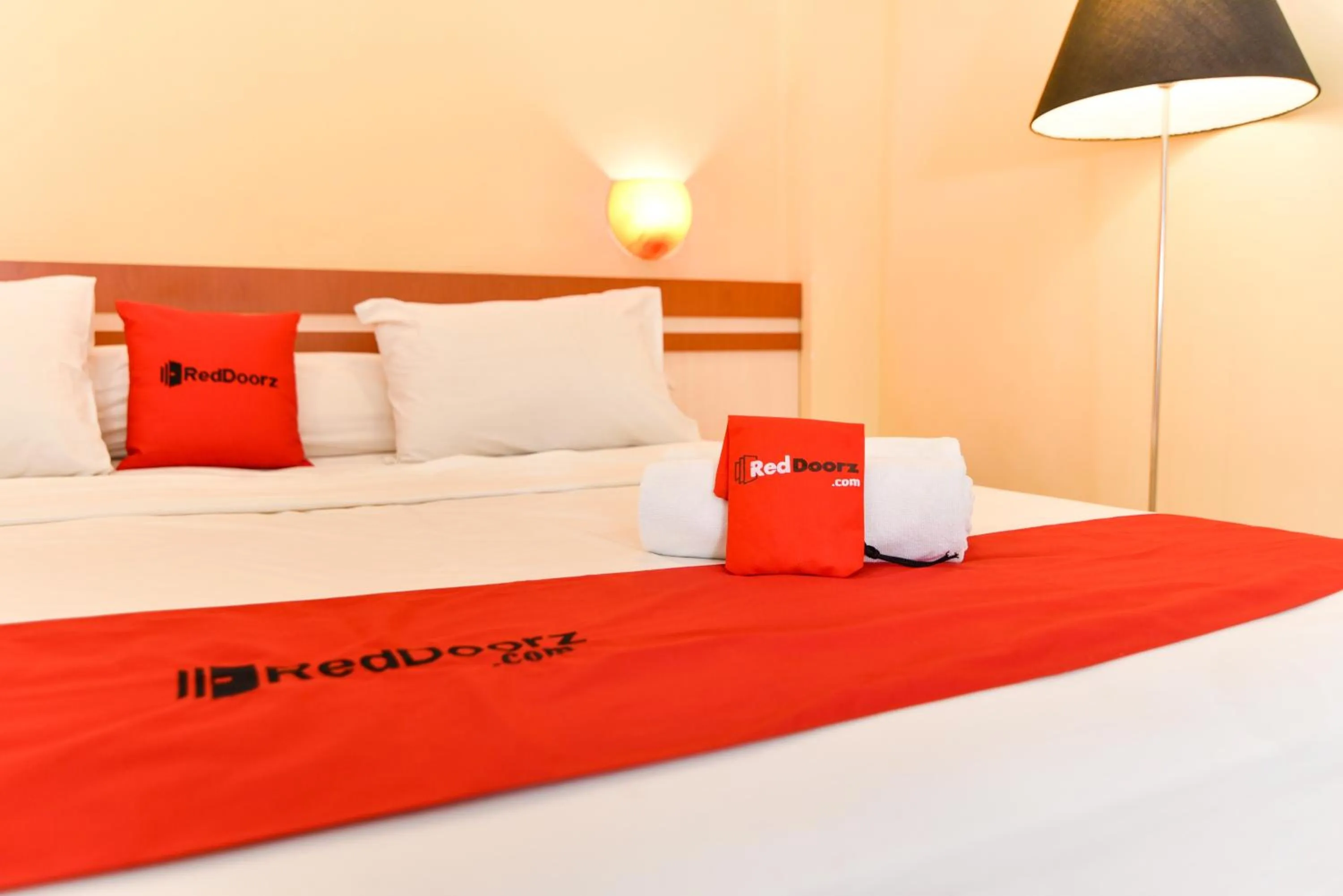 Bedroom, Bed in RedDoorz Plus near Mall Bali Galeria 2