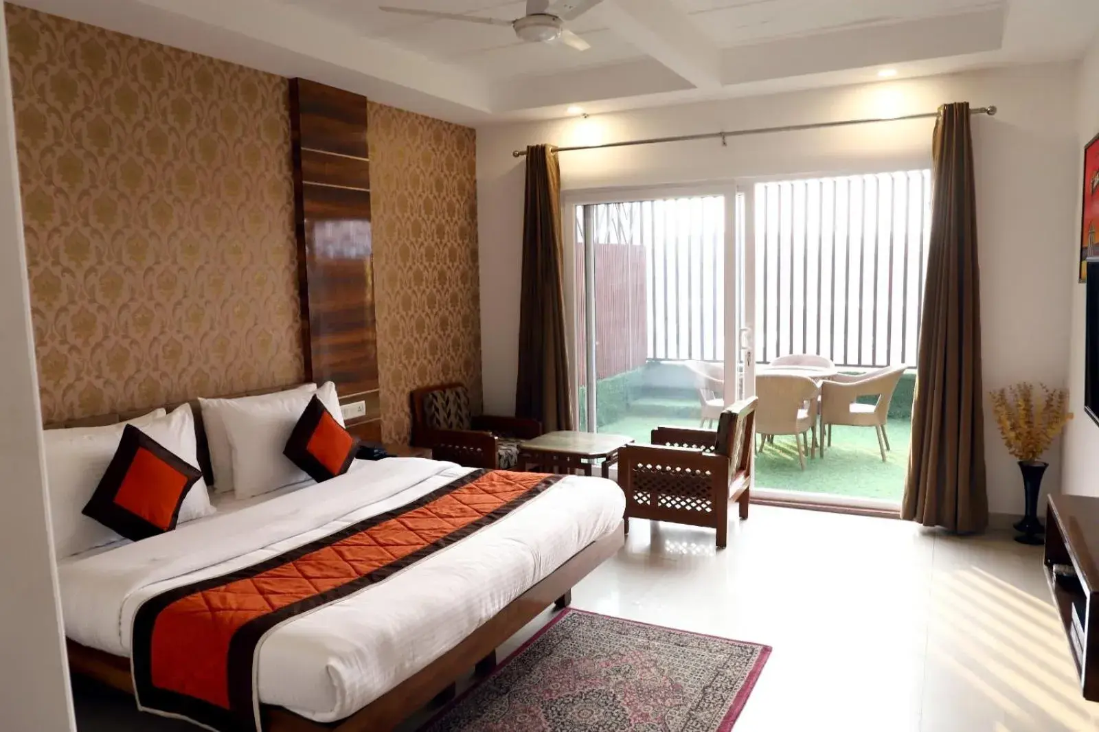 Bed in Airport Hotel Bed in Airport Hotel