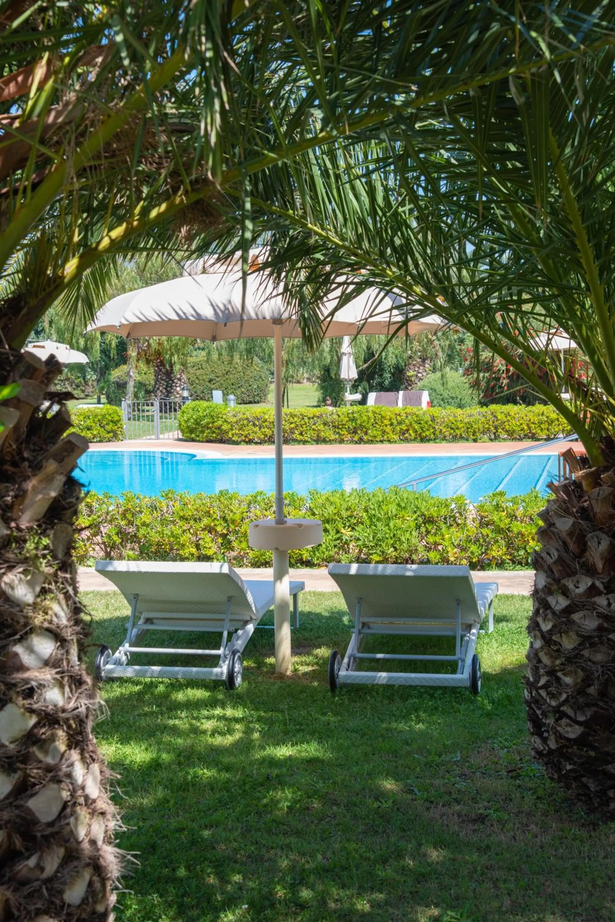 Swimming pool in Hotel Santa Gilla
