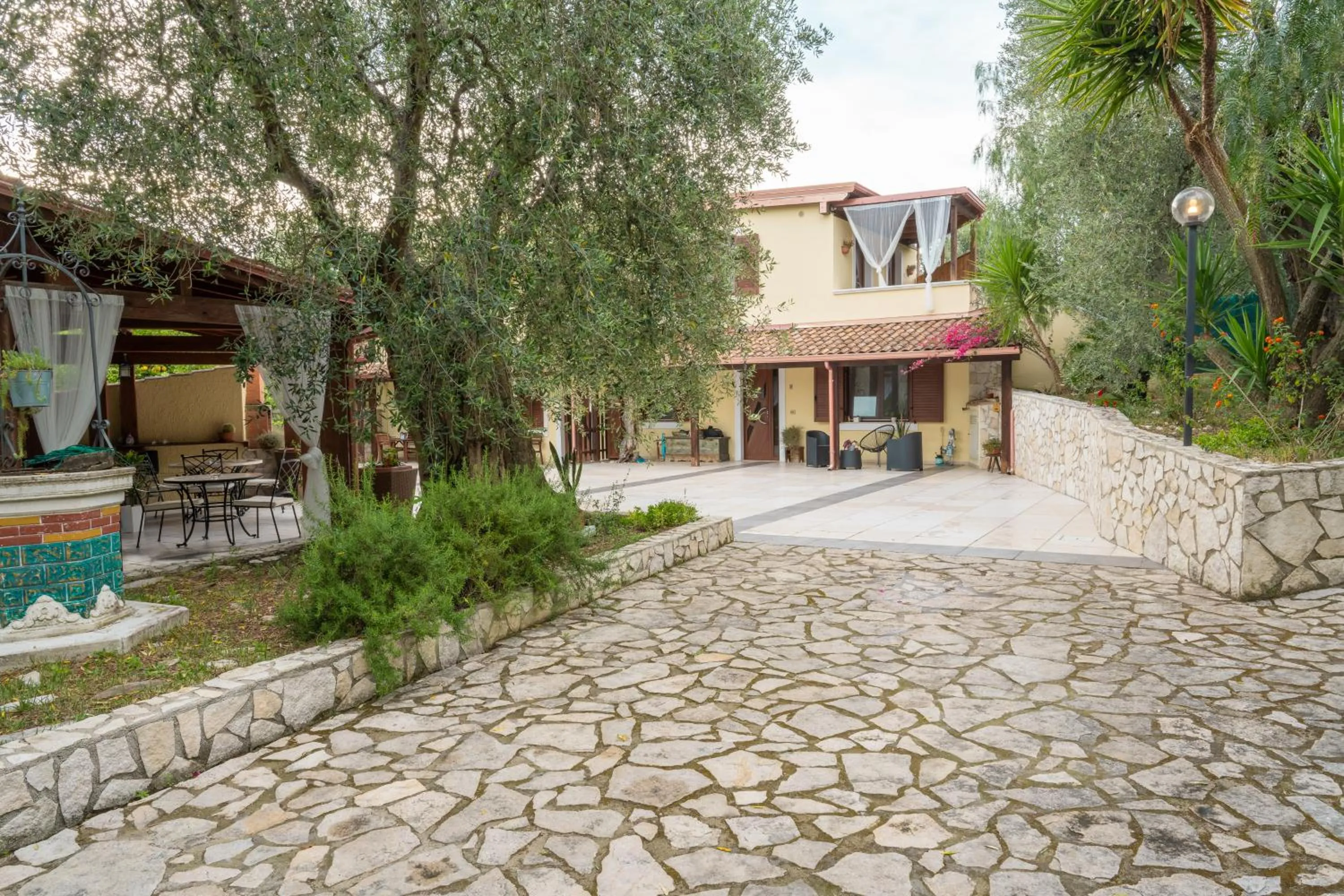 Property building in Villa La Vigna