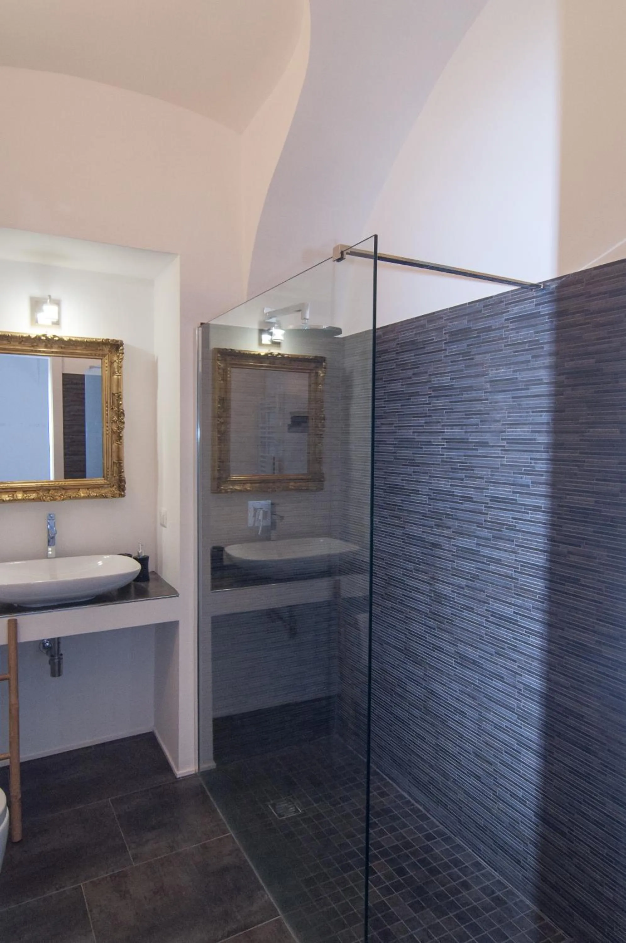 Shower in B&B Torino Très Chic